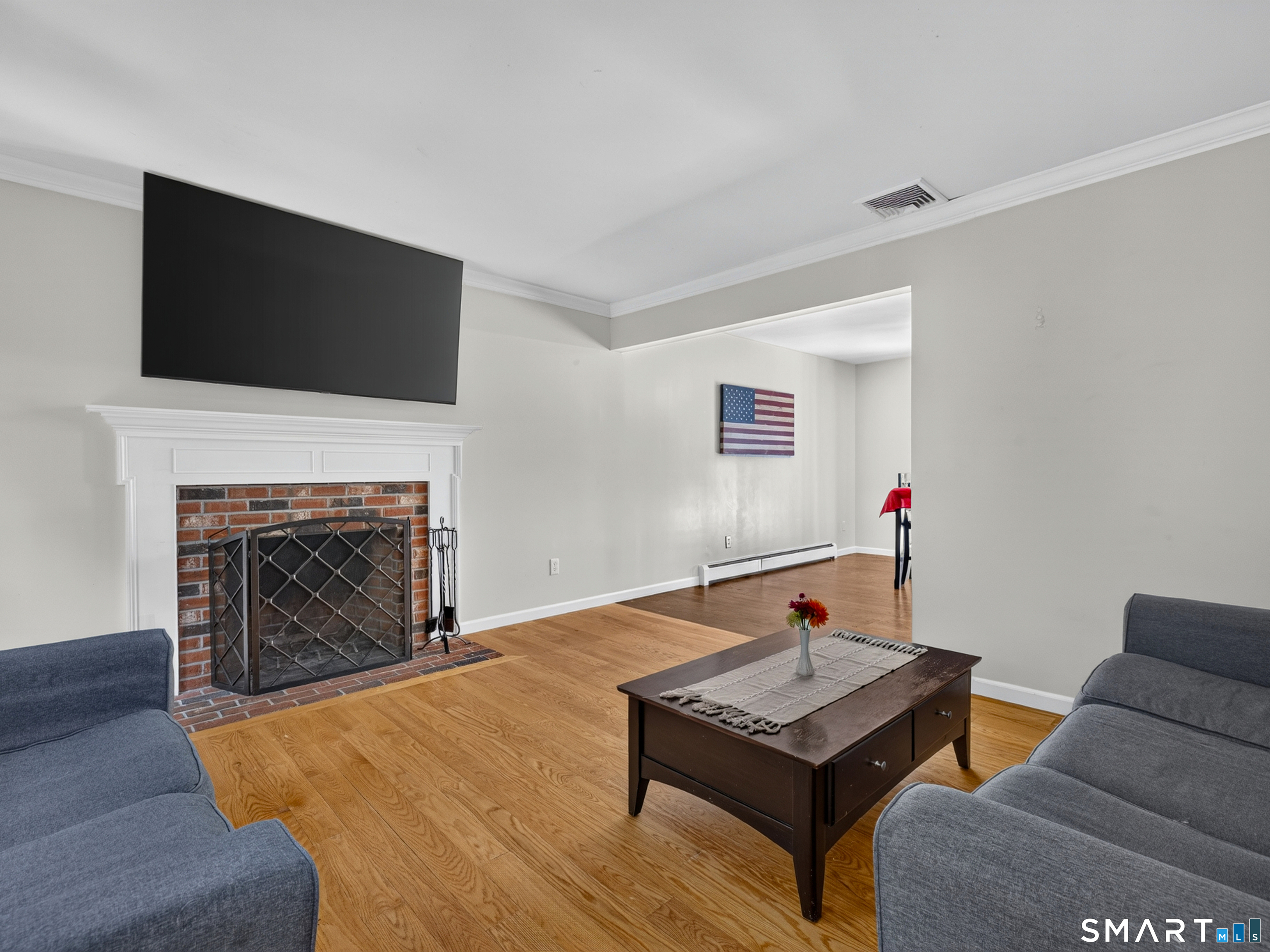 589 Town Street Property Photo 15
