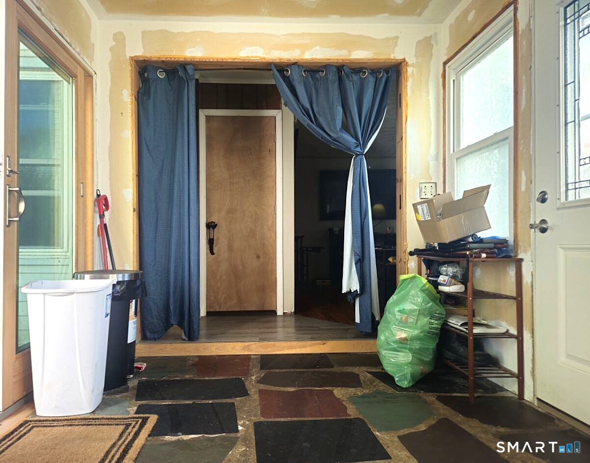 160 Stonecrest Drive Property Photo 3