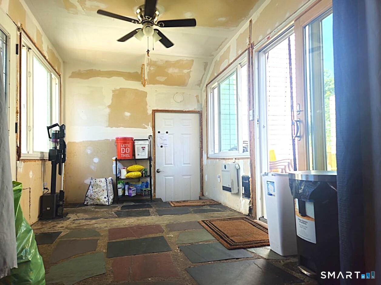 160 Stonecrest Drive Property Photo 4