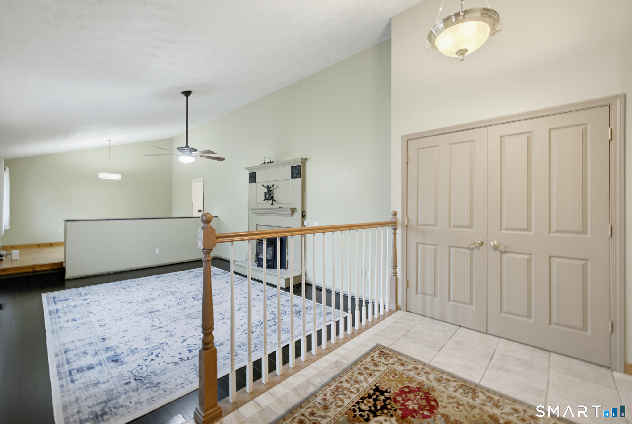 570 East South Street Property Photo 4
