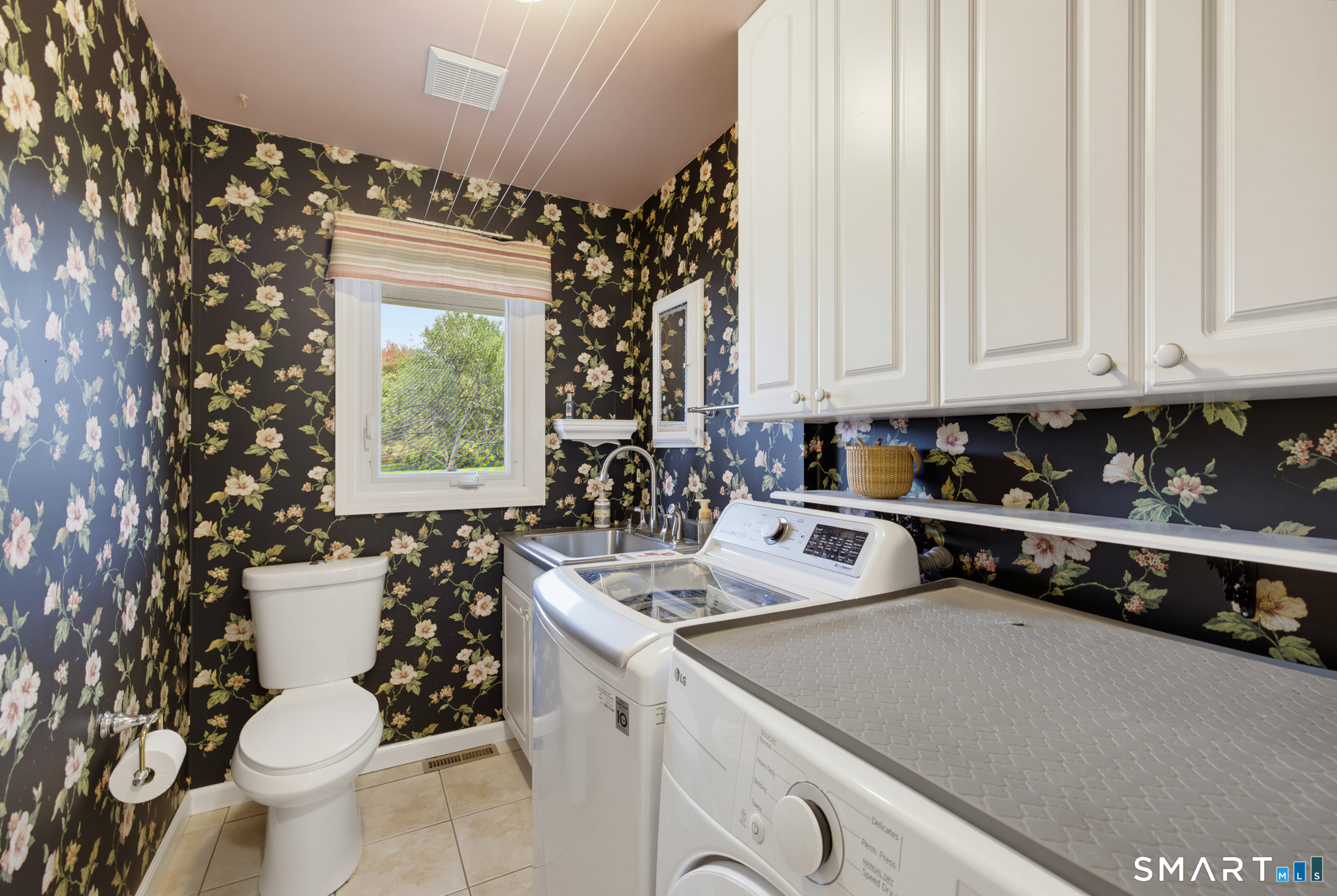 570 East South Street Property Photo 11