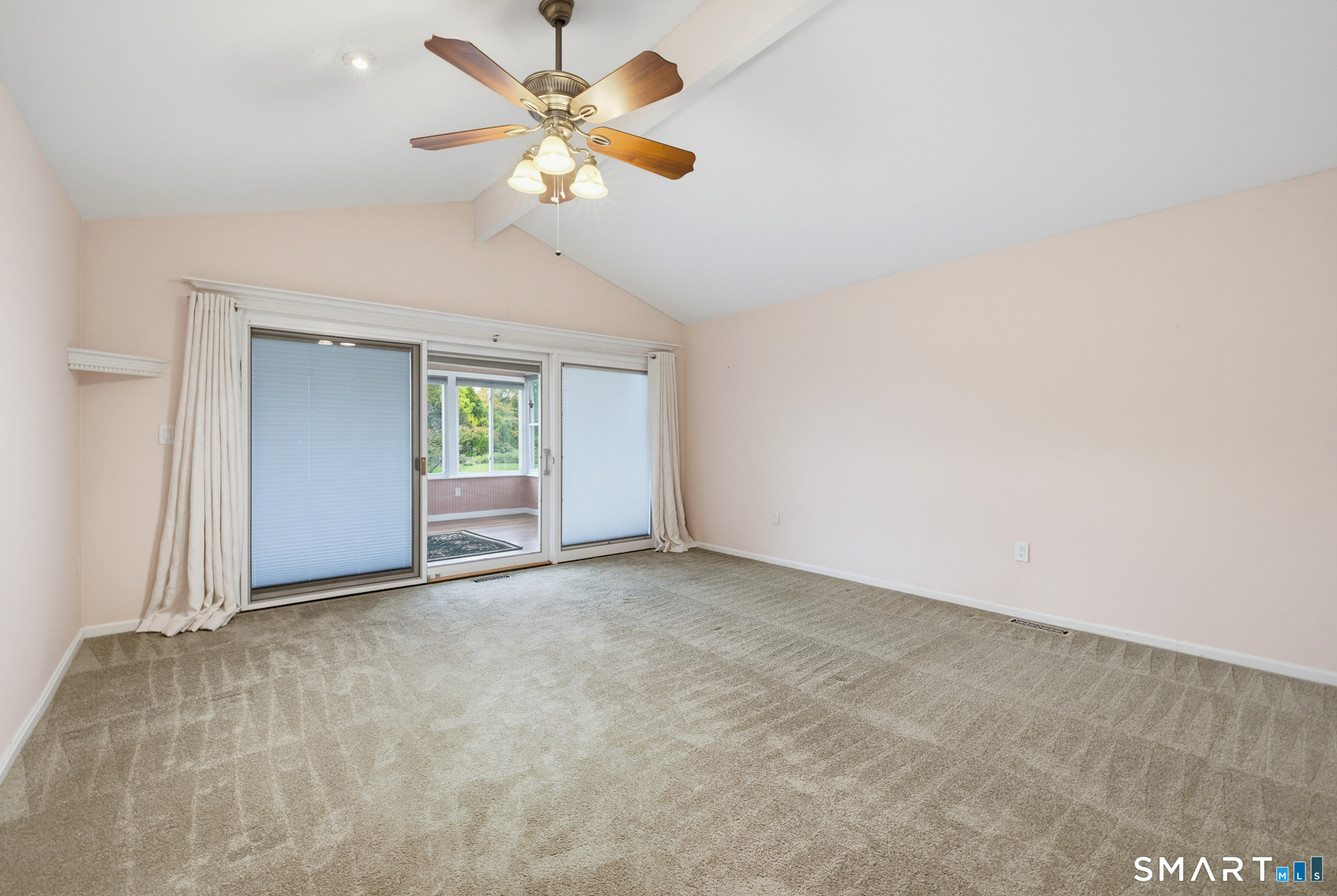 570 East South Street Property Photo 14