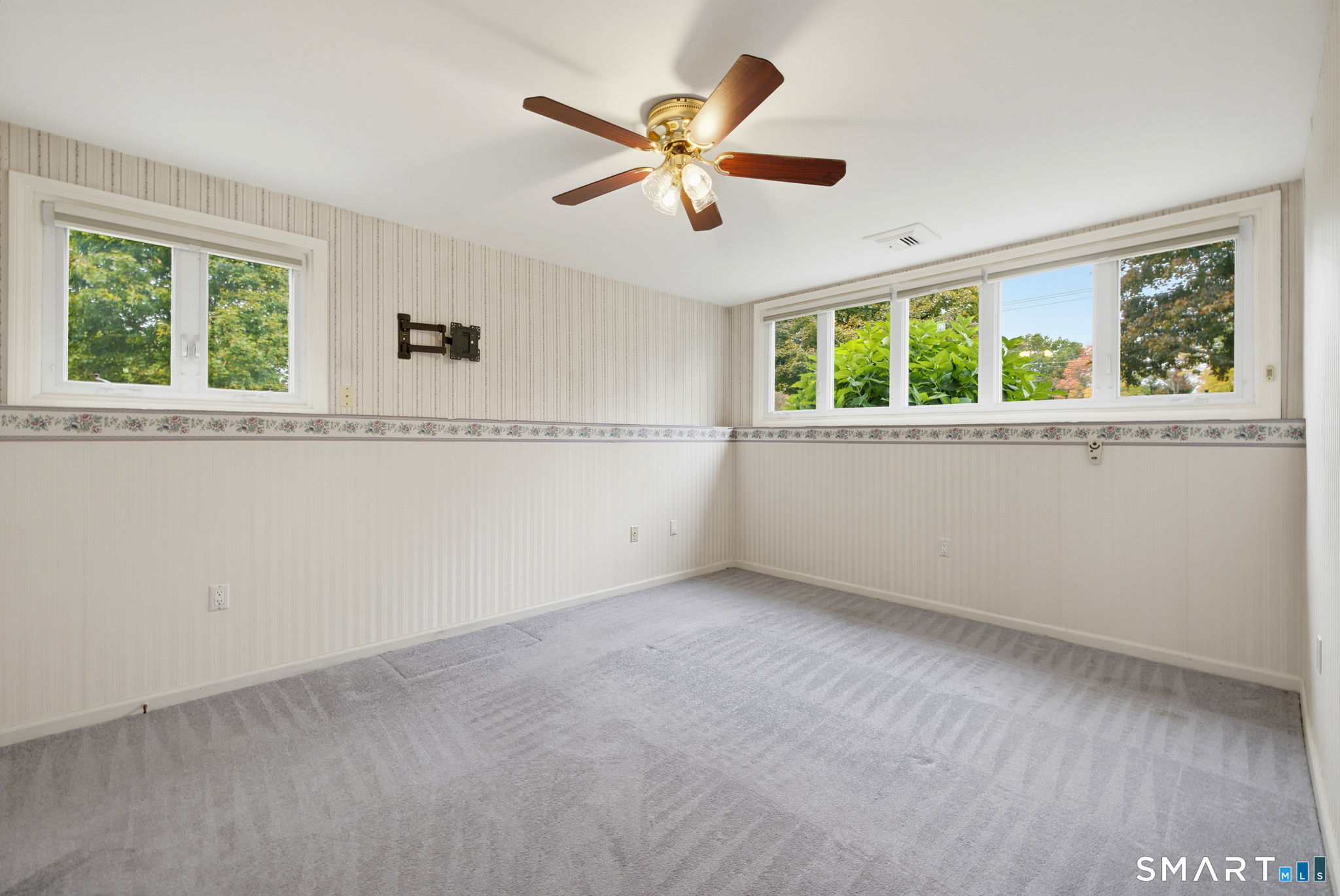 570 East South Street Property Photo 29