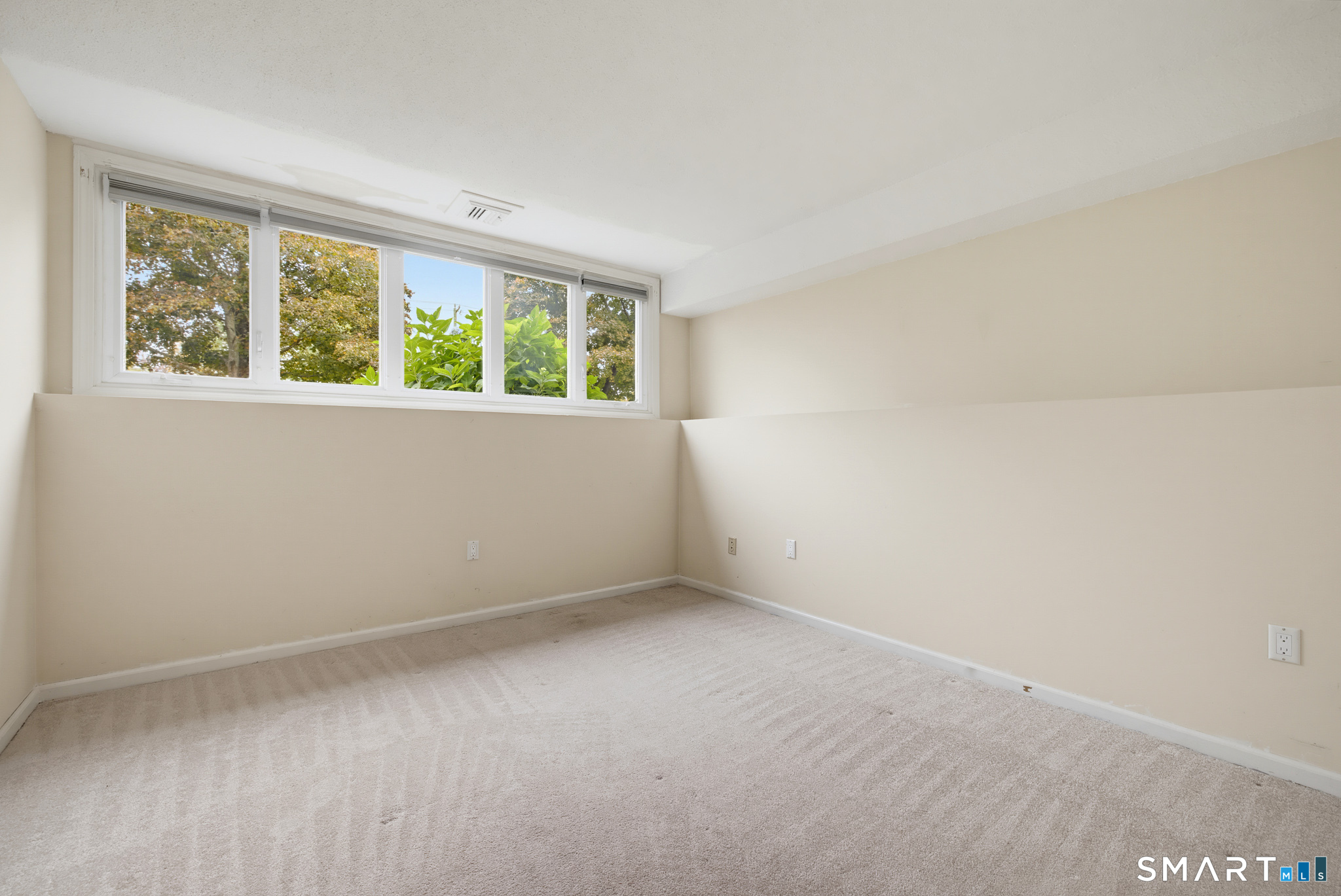 570 East South Street Property Photo 30