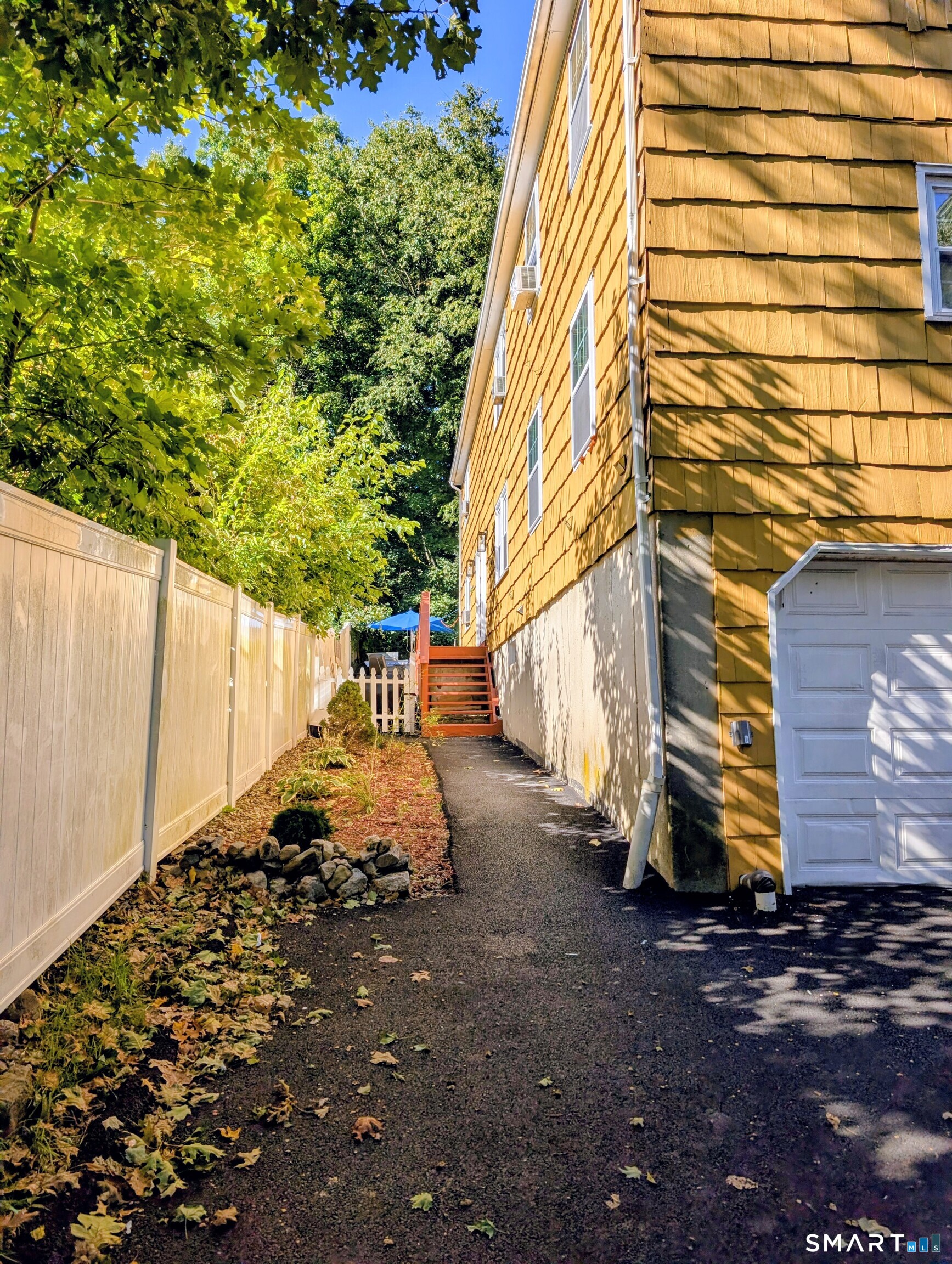 2 Irving B Place Property Photo 2