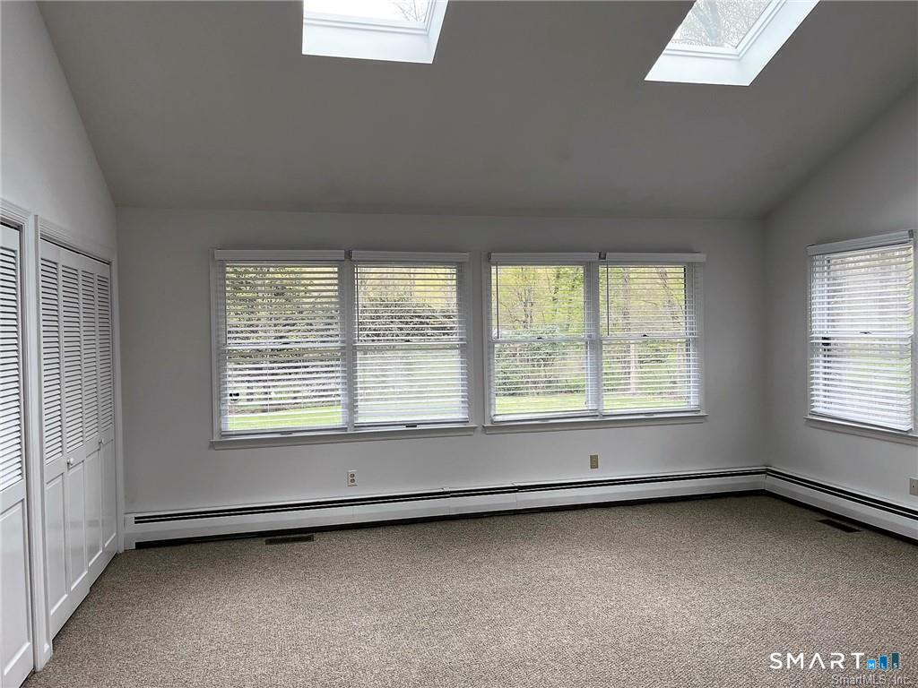 231 Rivergate Drive Property Photo 14