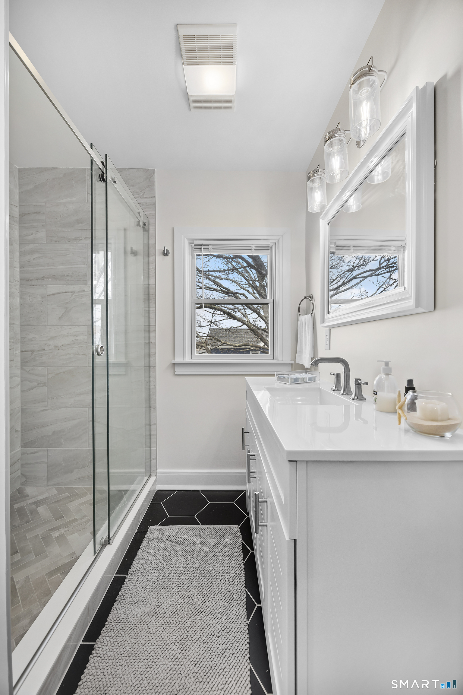 1 Annawon Avenue Property Photo 22