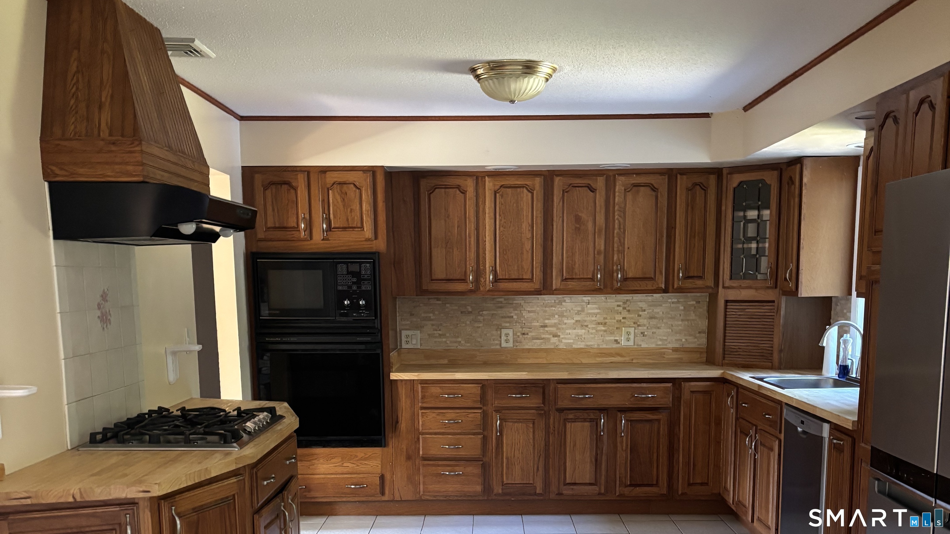 752 New Haven Avenue Property Photo 6