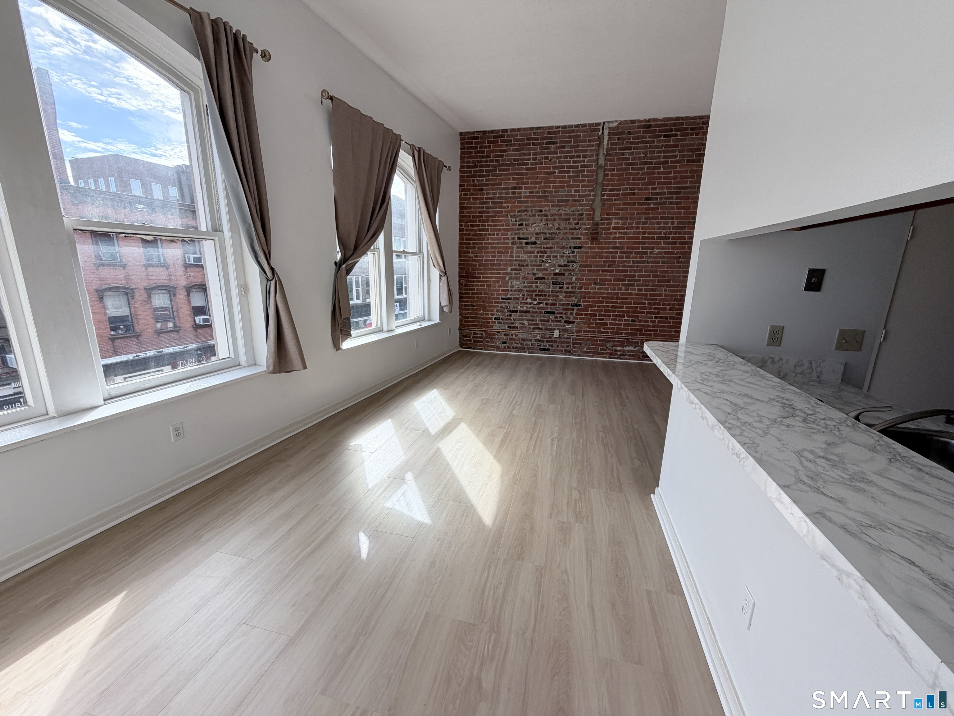 83 Washington 3c Street Property Photo 3