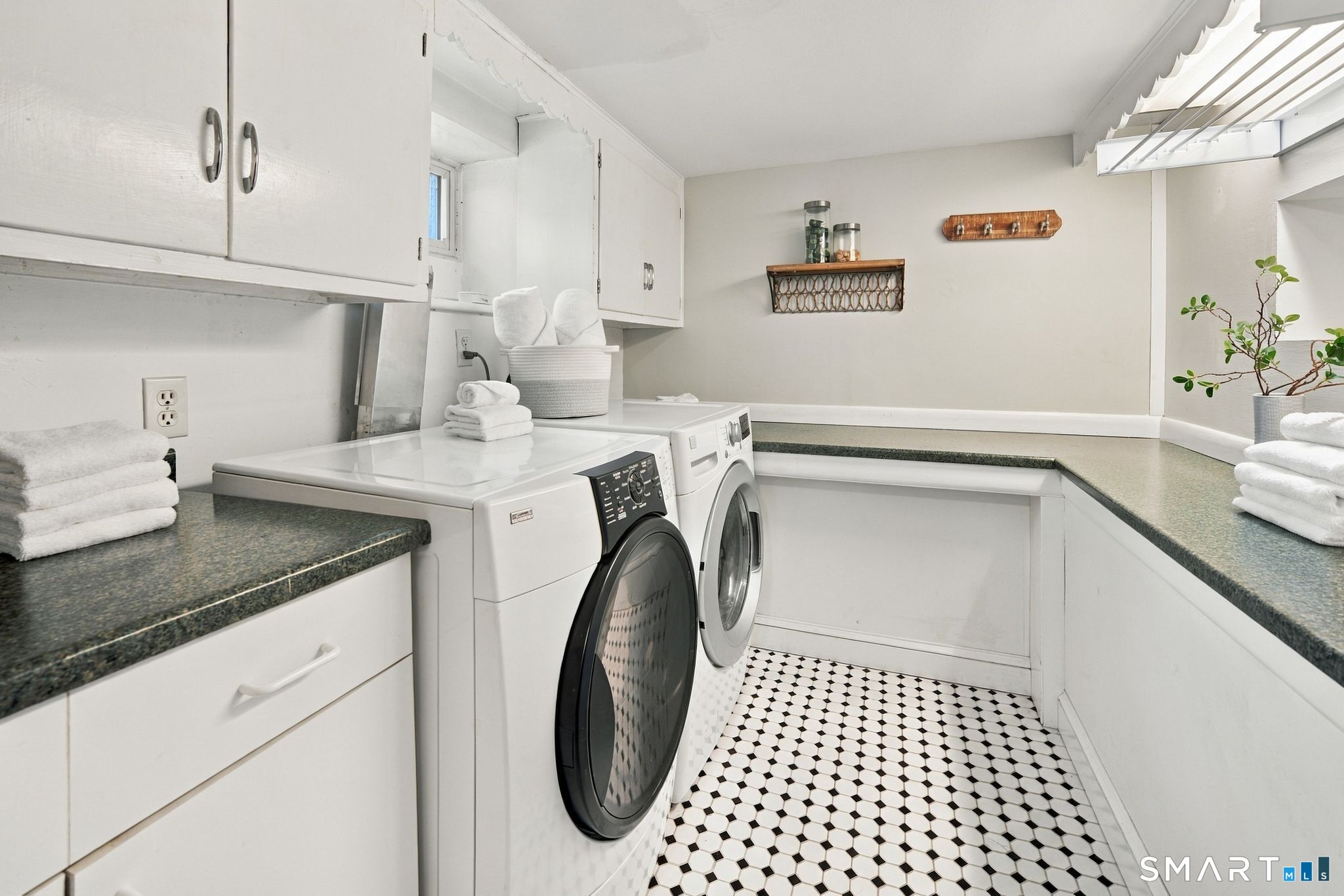 20 Glen Arden South Drive Property Photo 13