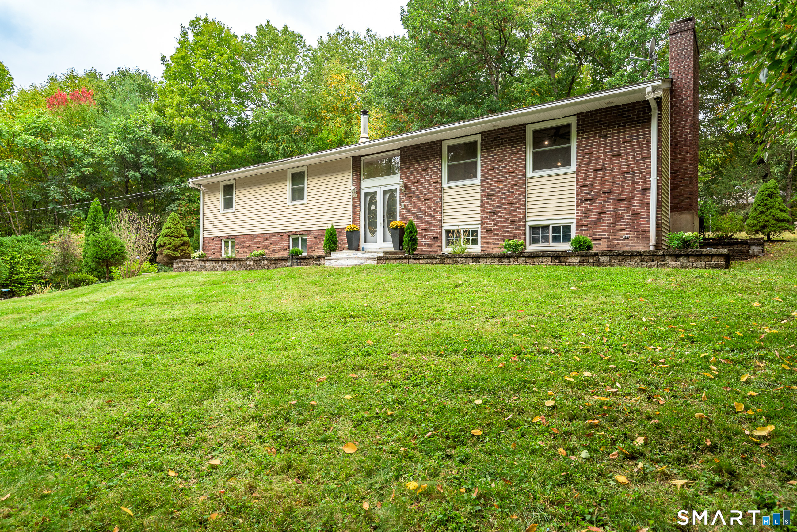 508 Oakwood Drive Property Photo 5