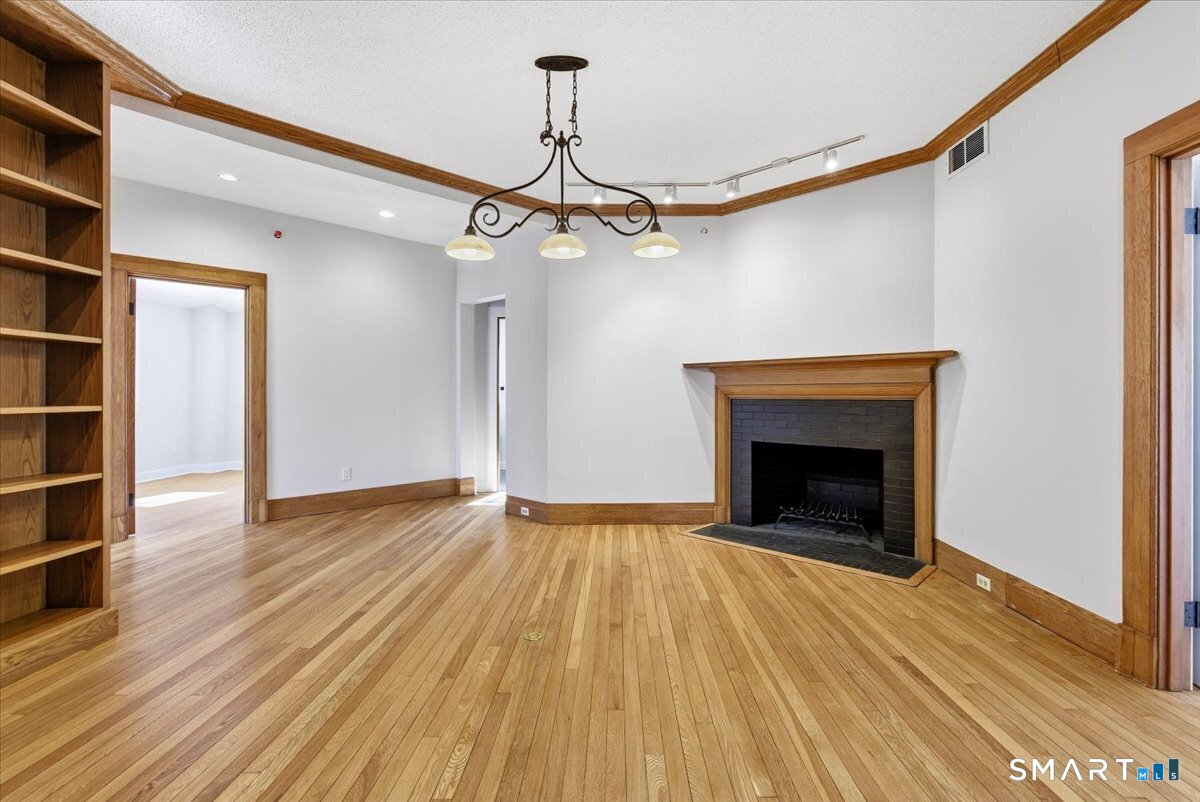 2750 Whitney Avenue Property Photo 14