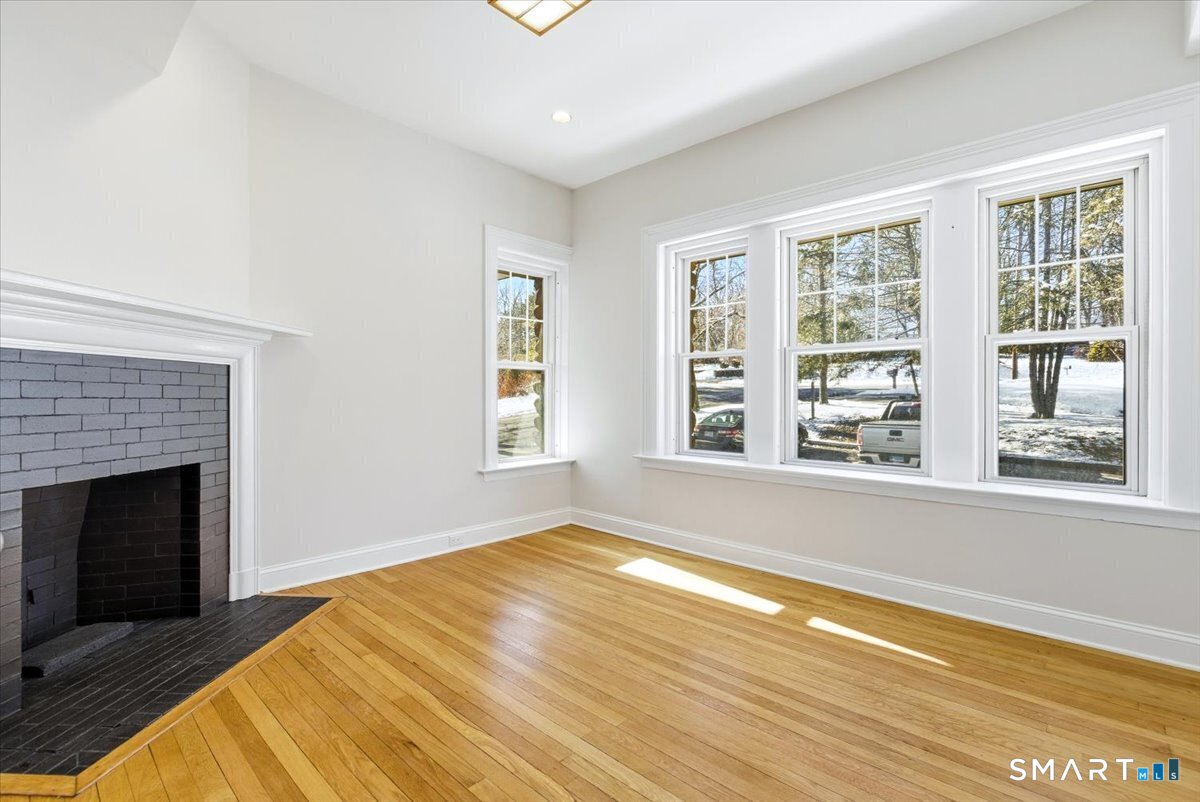 2750 Whitney Avenue Property Photo 18