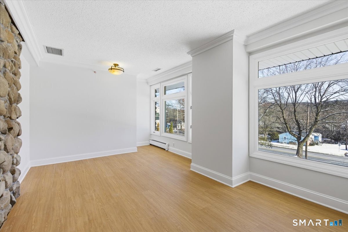 2750 Whitney Avenue Property Photo 21
