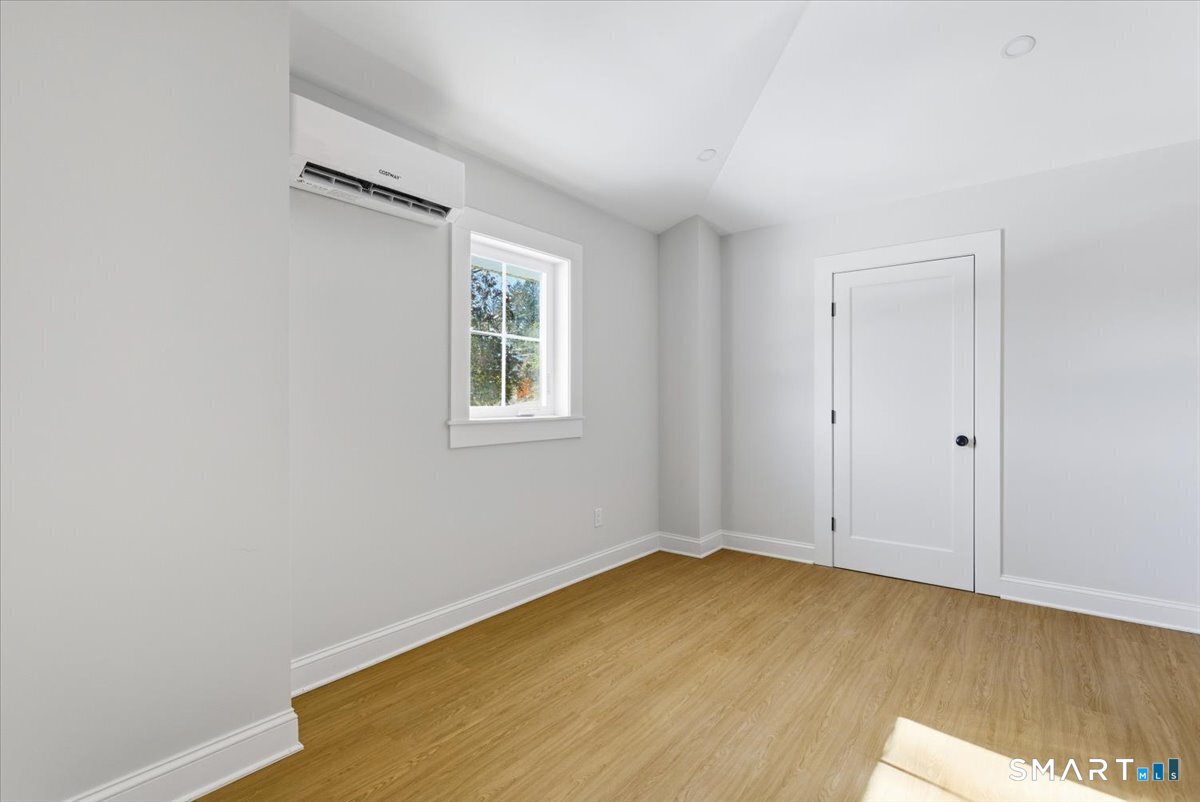 2750 Whitney Avenue Property Photo 24