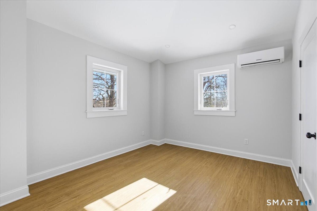 2750 Whitney Avenue Property Photo 26