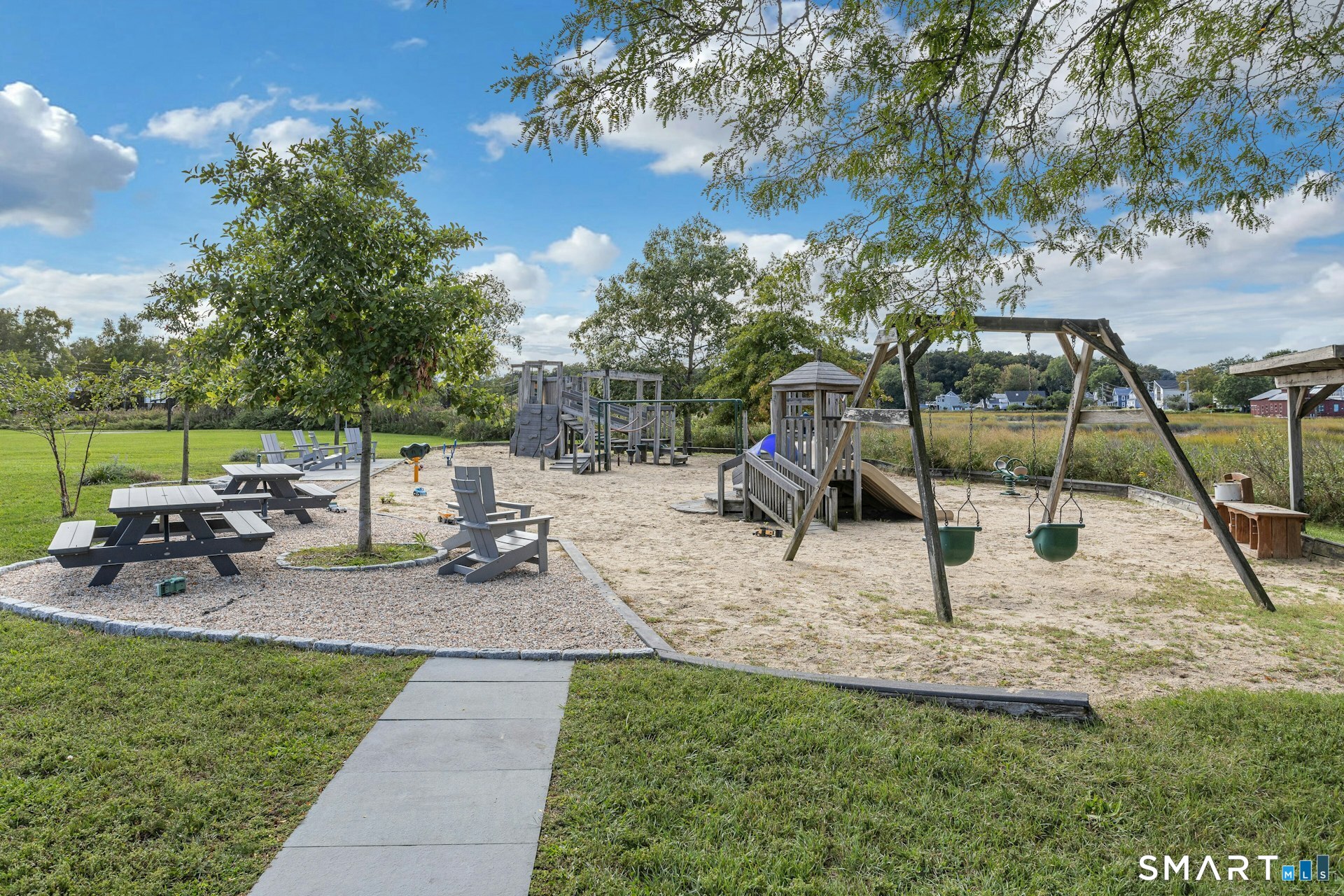 14 Park Lane Property Photo 26