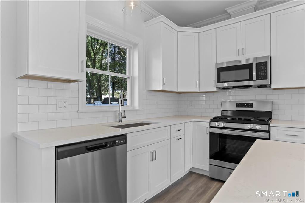 348 Halley Avenue Property Photo 5