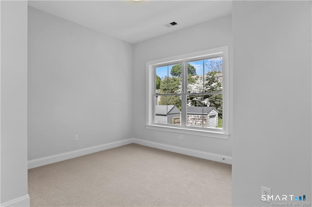 348 Halley Avenue Property Photo 28