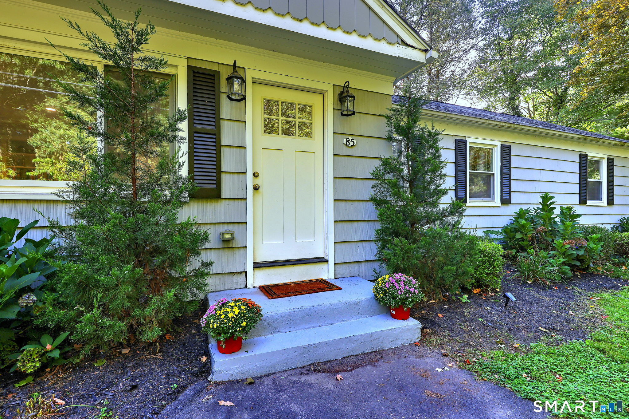 85 Walnut Street Property Photo 1