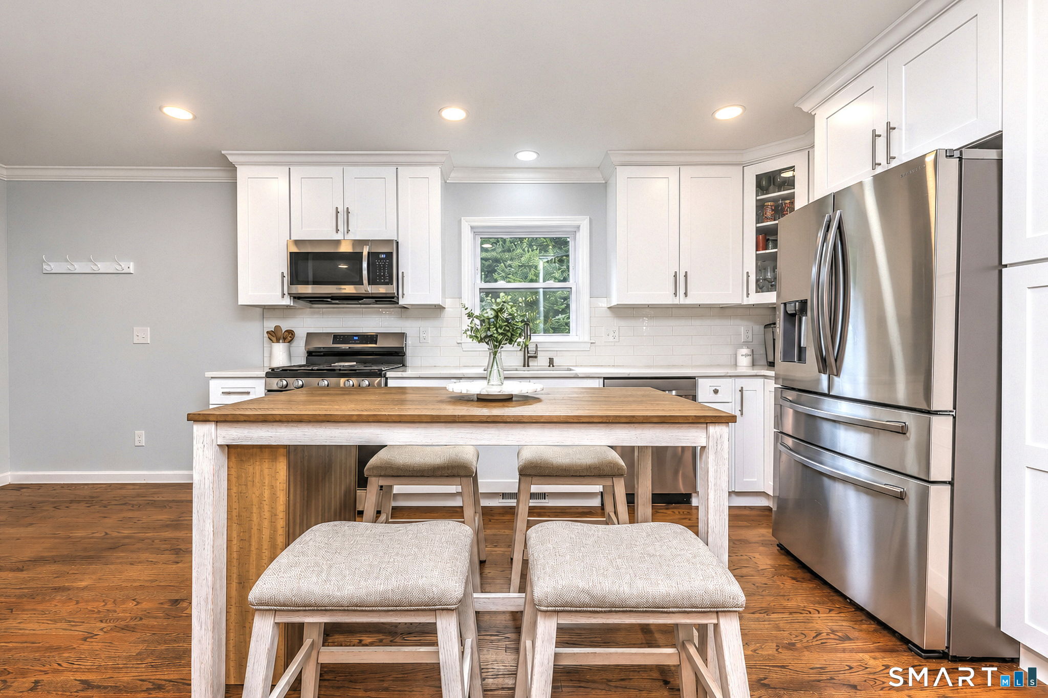 85 Walnut Street Property Photo 10