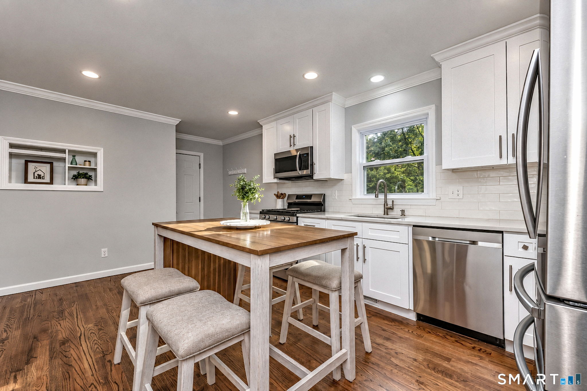 85 Walnut Street Property Photo 12