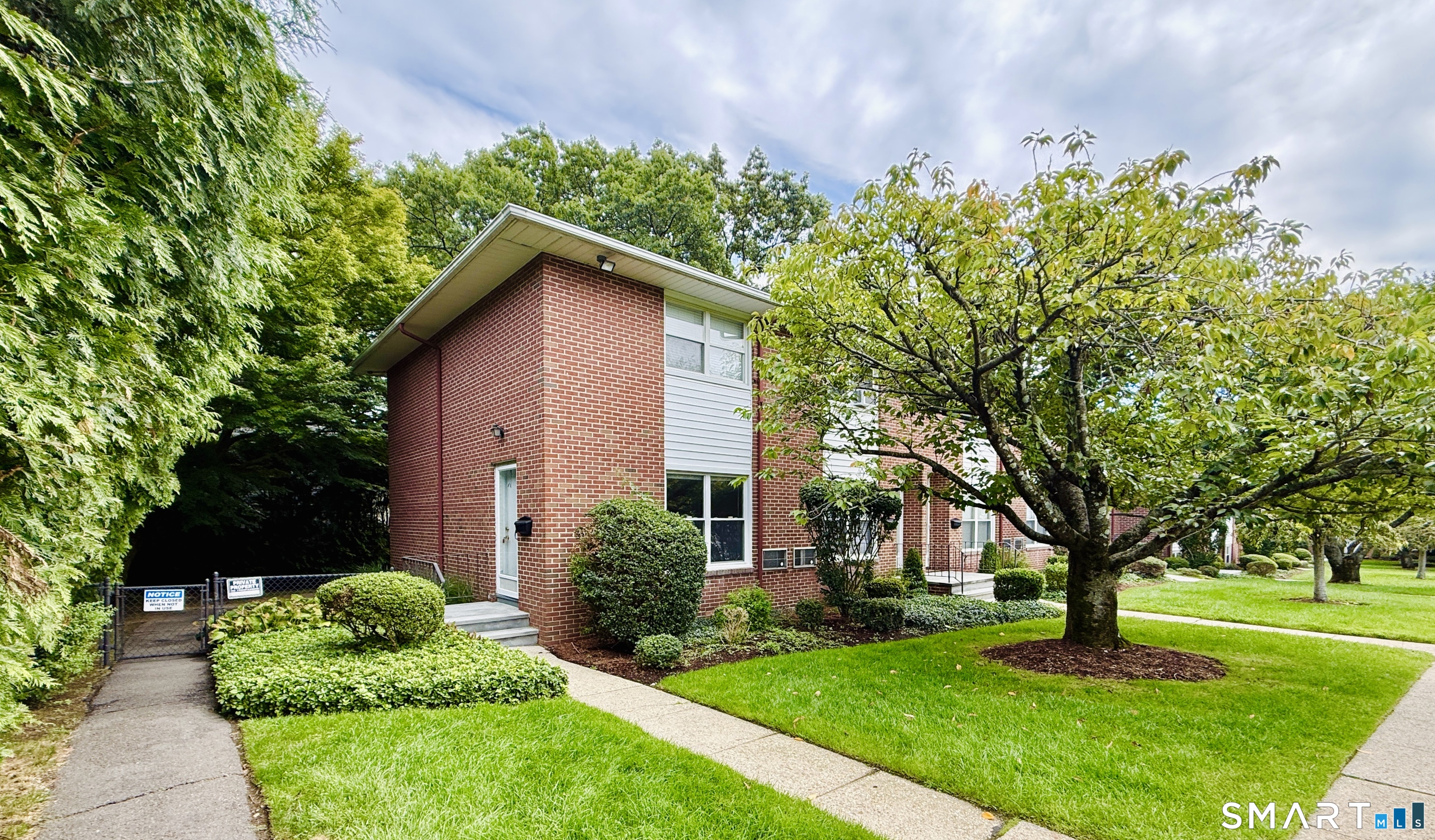 1 Willowbrook 1 Court Property Photo 1