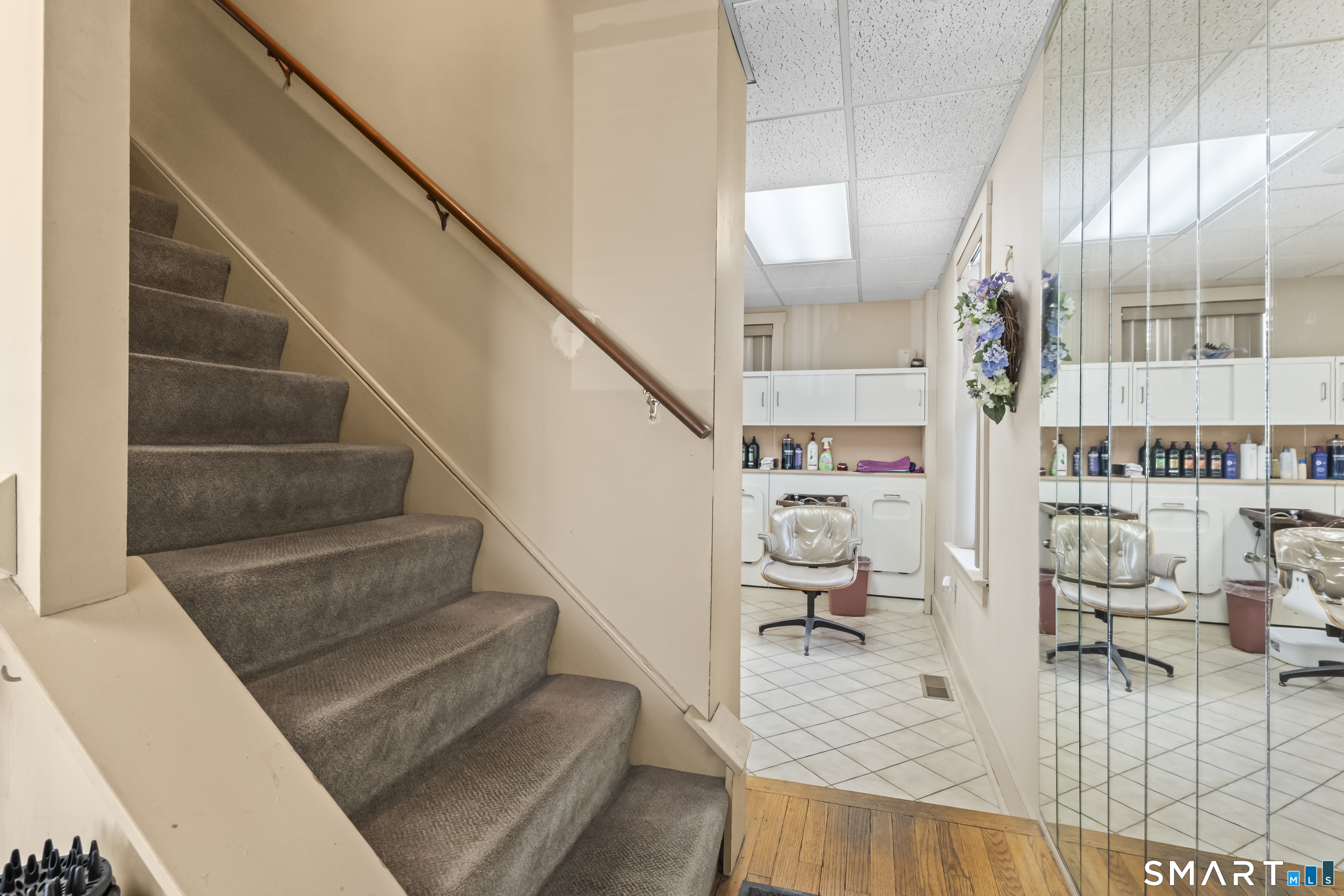 506 Old Stratfield Road Property Photo 11