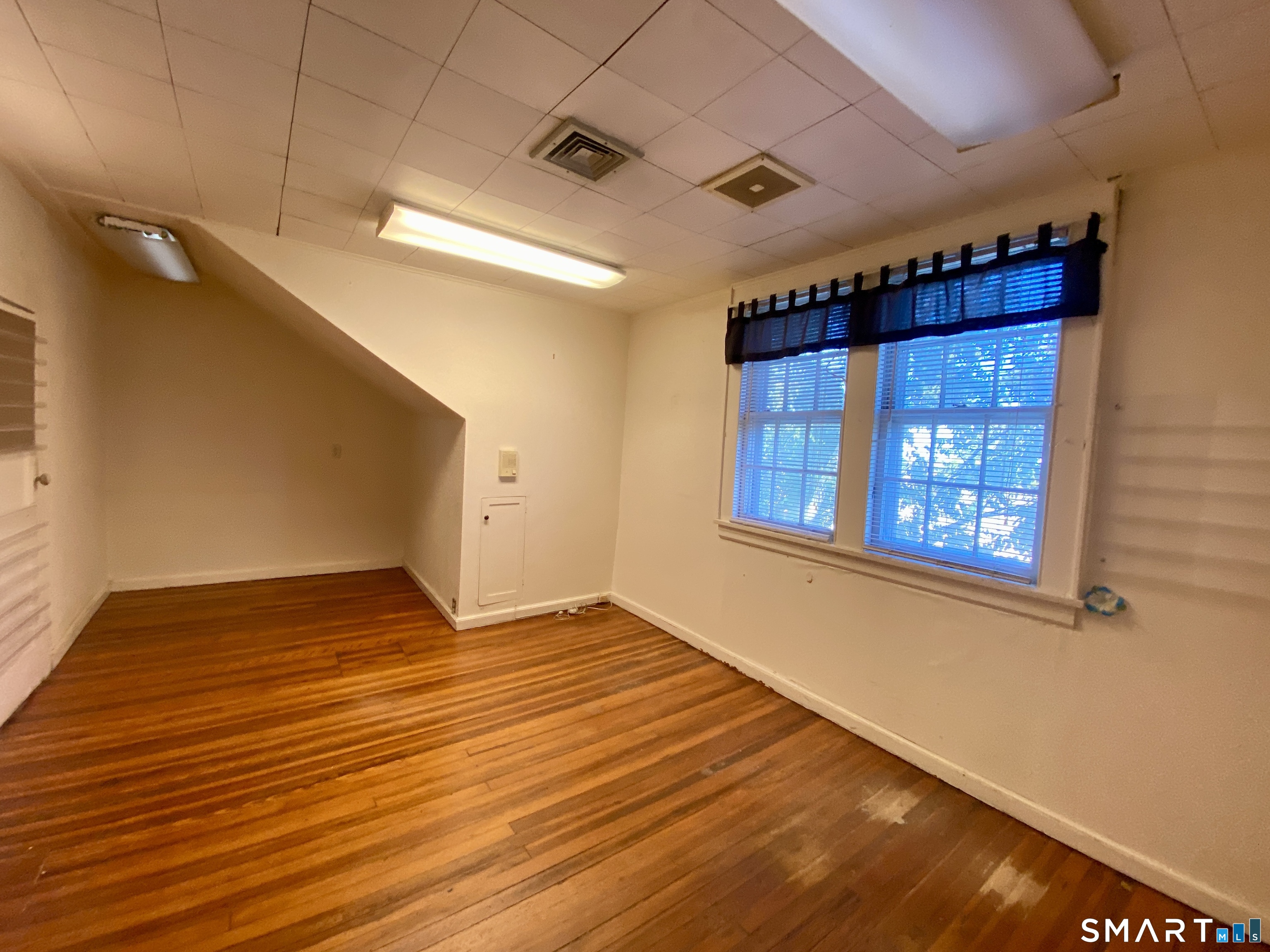 506 Old Stratfield Road Property Photo 12