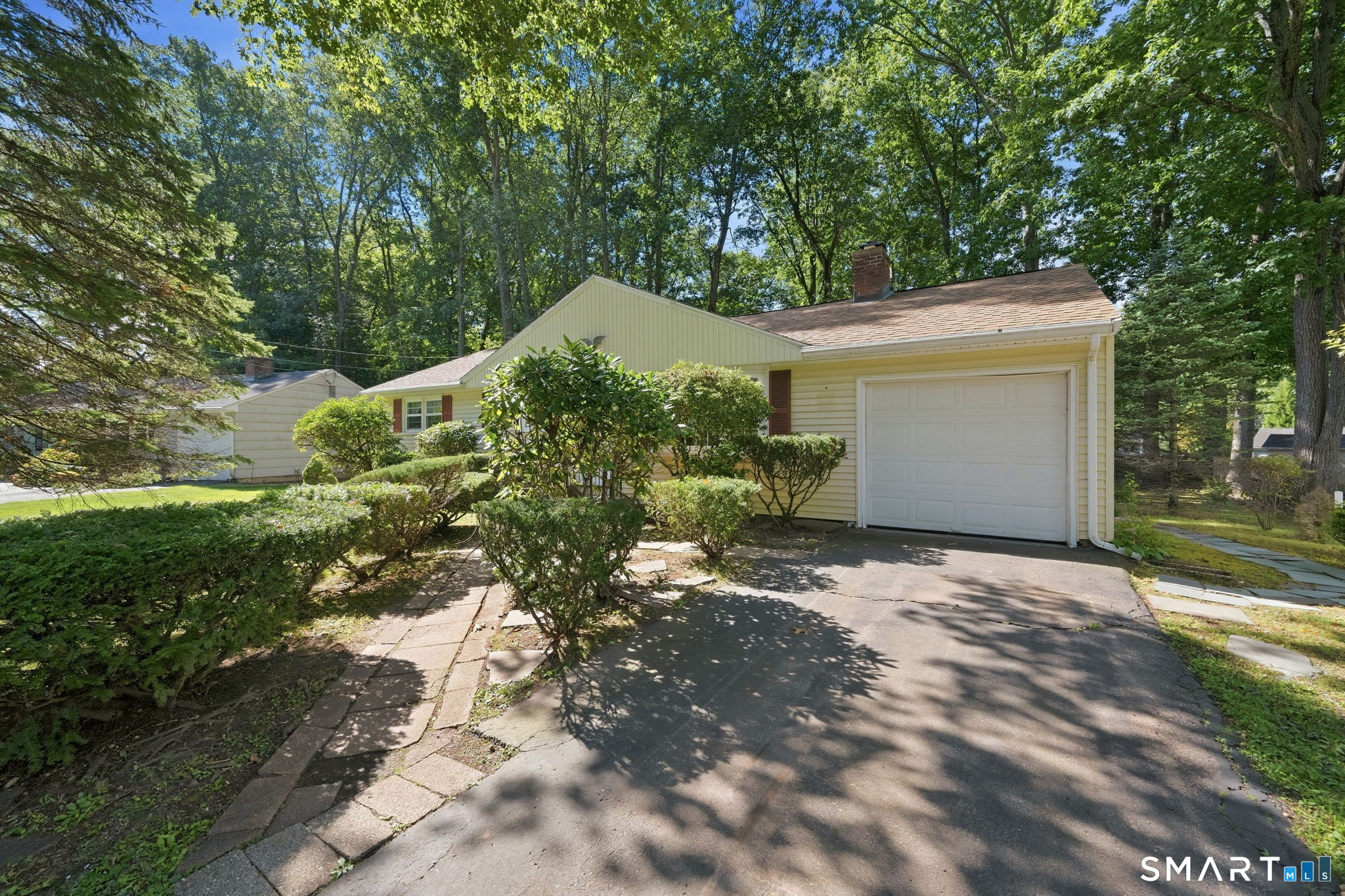 104 Forest Drive Property Photo 2