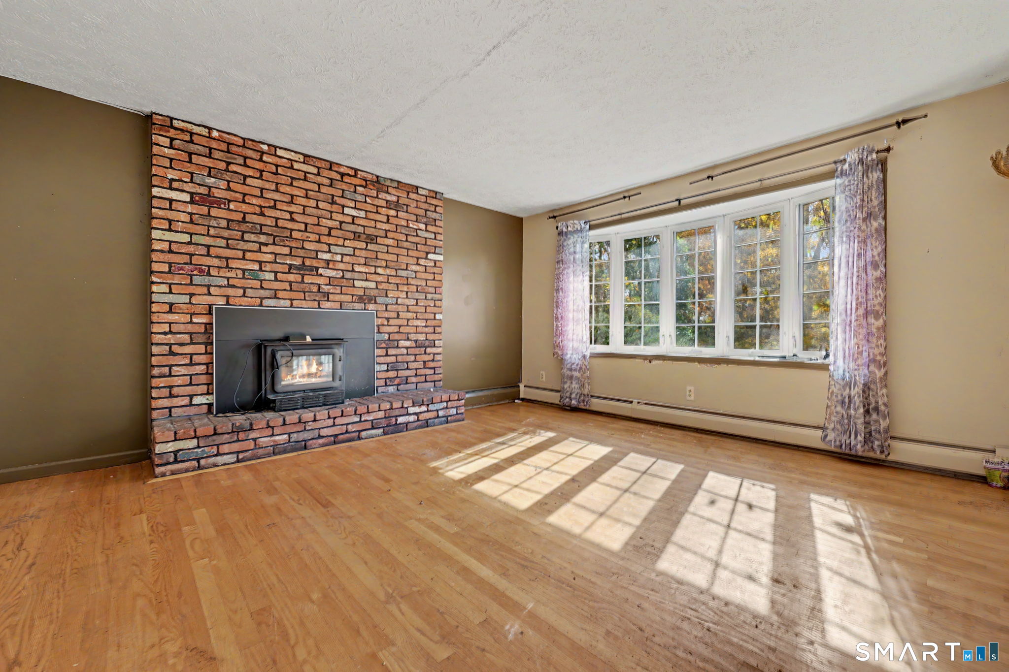 2 Davis Road Property Photo 5
