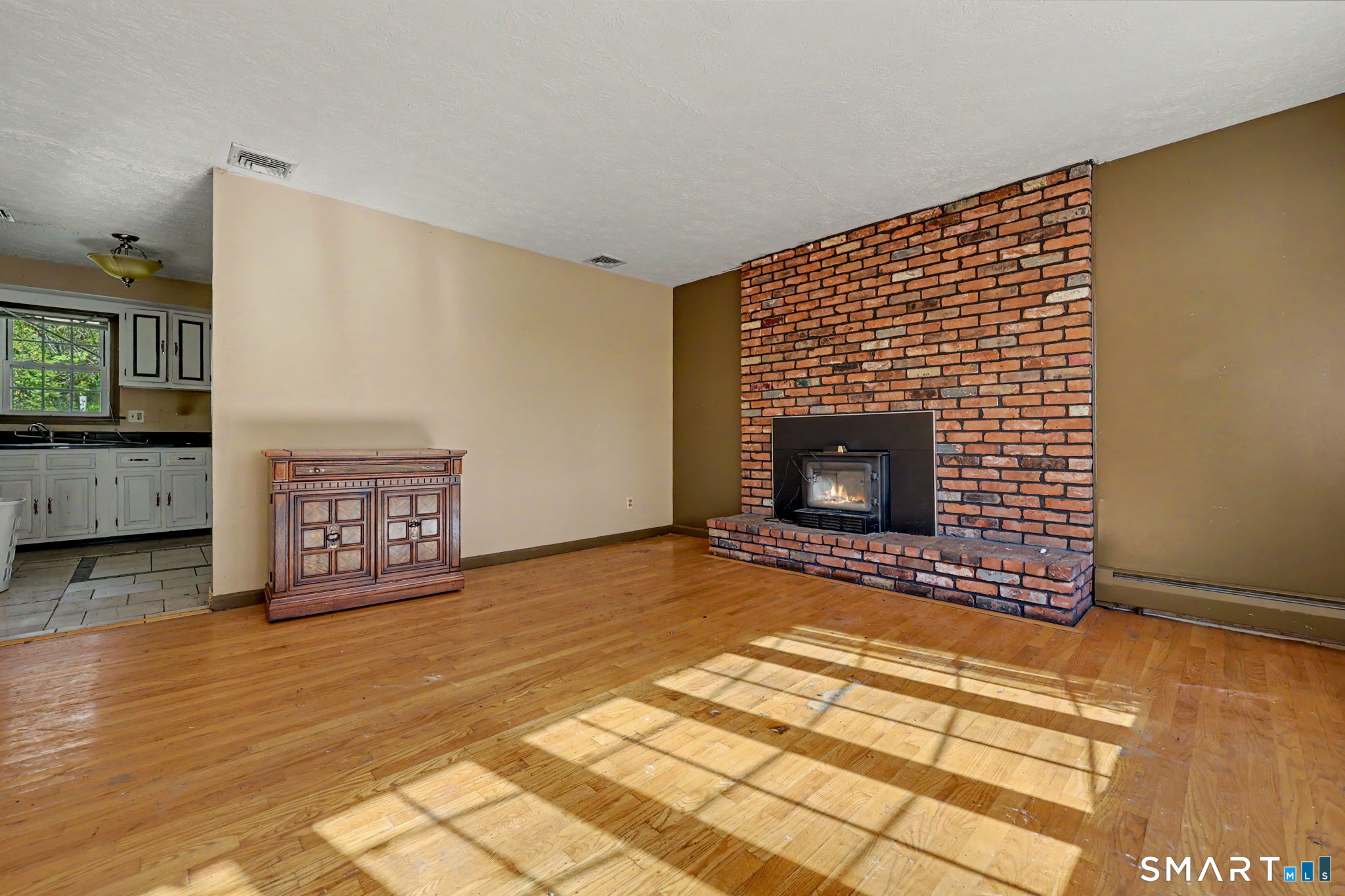 2 Davis Road Property Photo 7