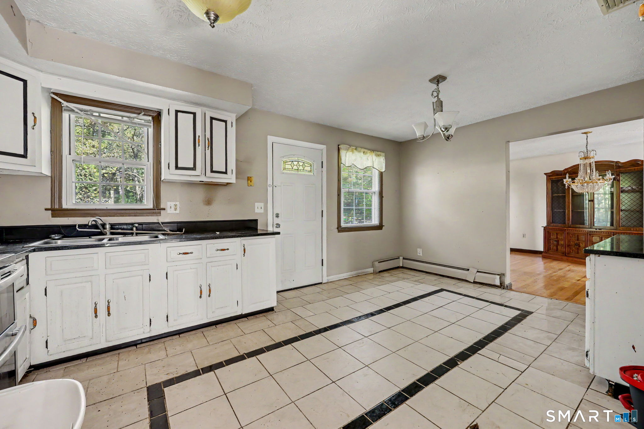 2 Davis Road Property Photo 8
