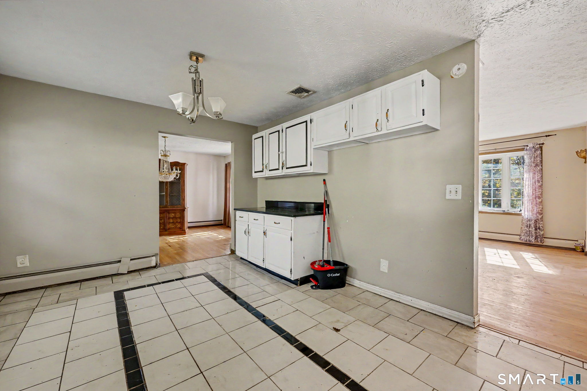 2 Davis Road Property Photo 9