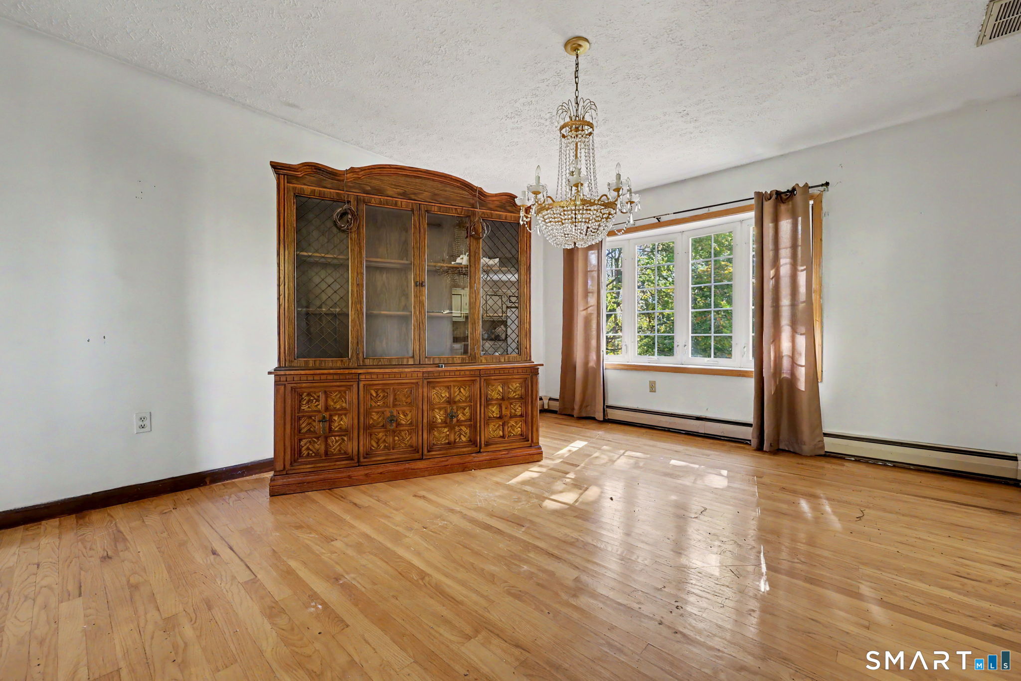 2 Davis Road Property Photo 12