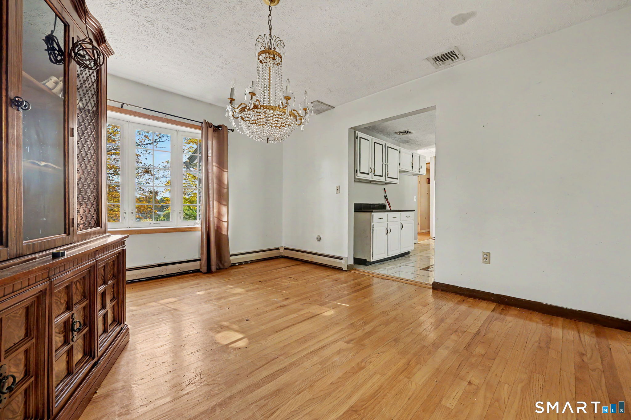 2 Davis Road Property Photo 14