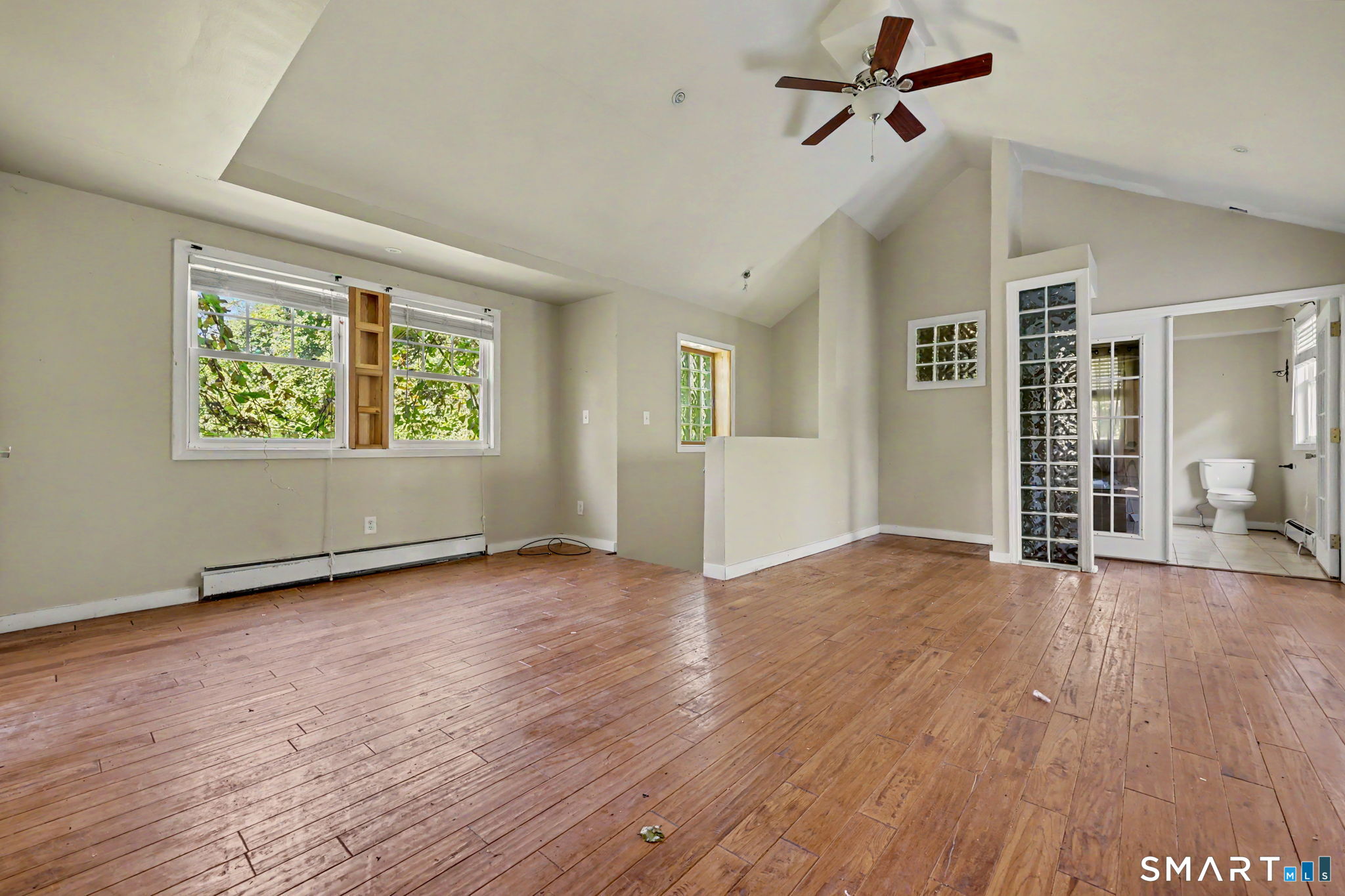 2 Davis Road Property Photo 16