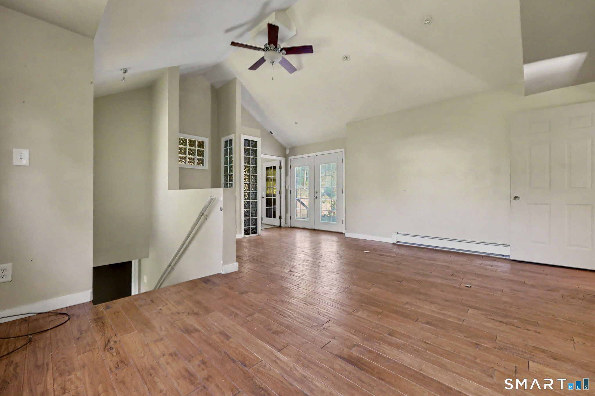 2 Davis Road Property Photo 18