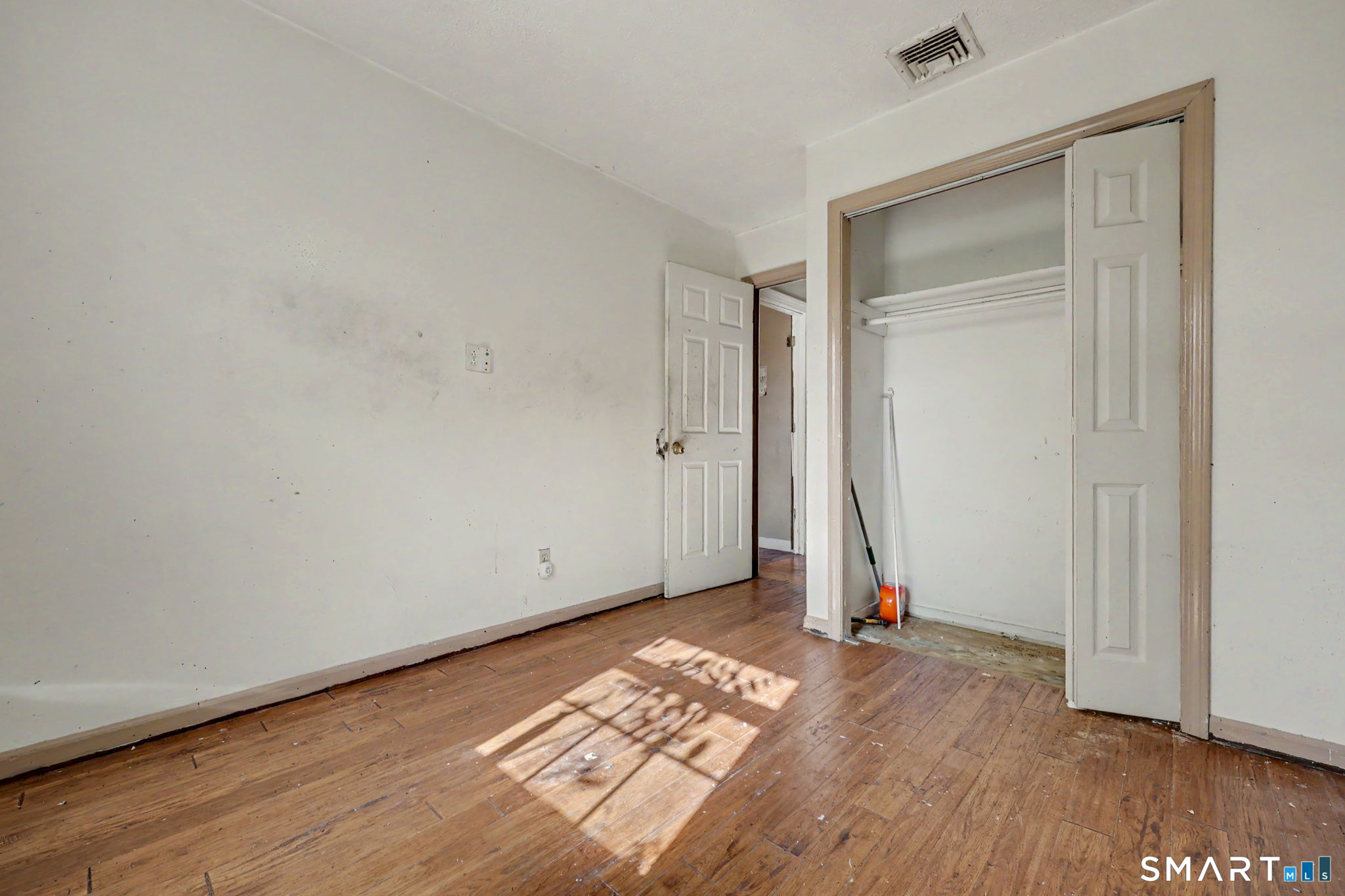 2 Davis Road Property Photo 23
