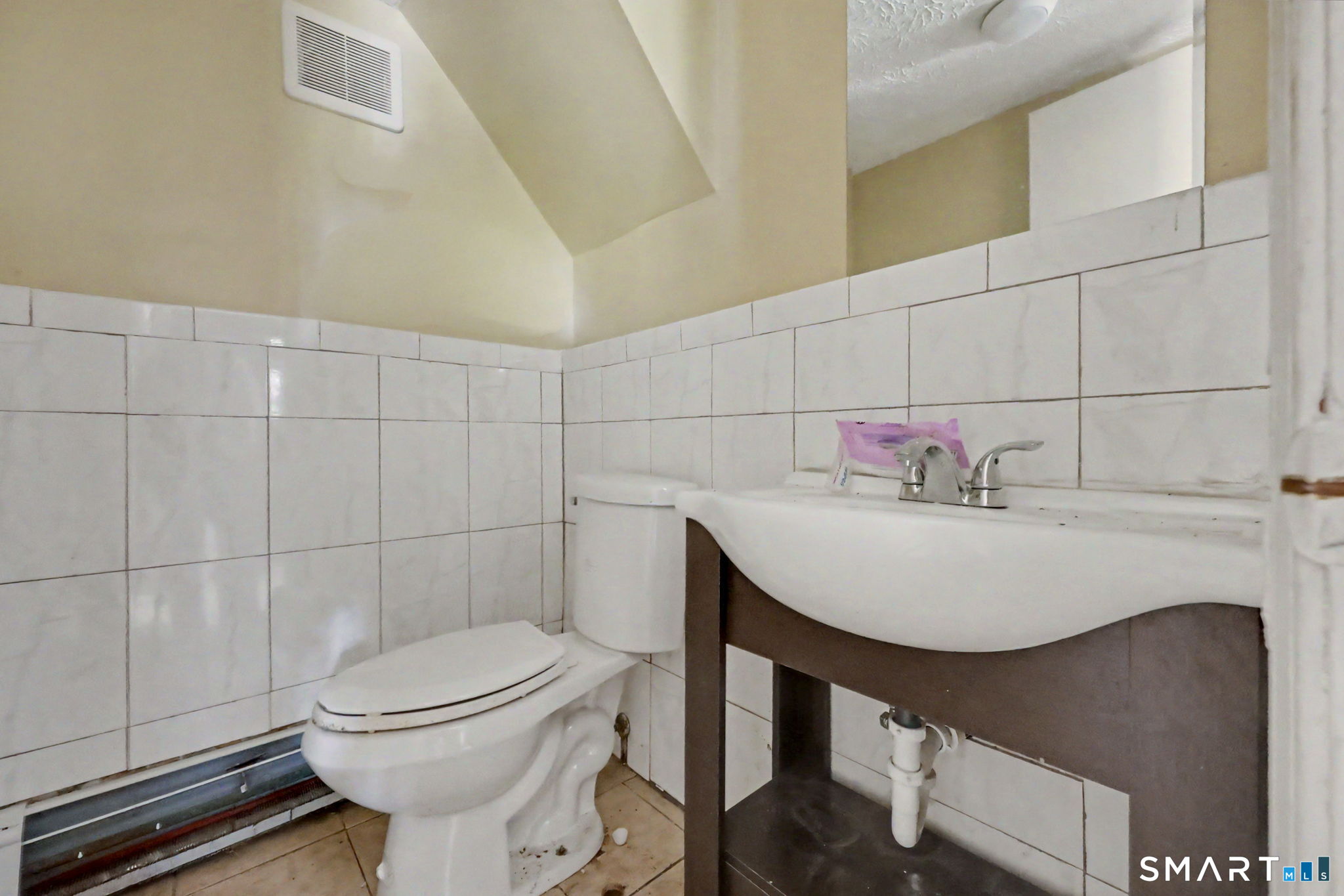 2 Davis Road Property Photo 29