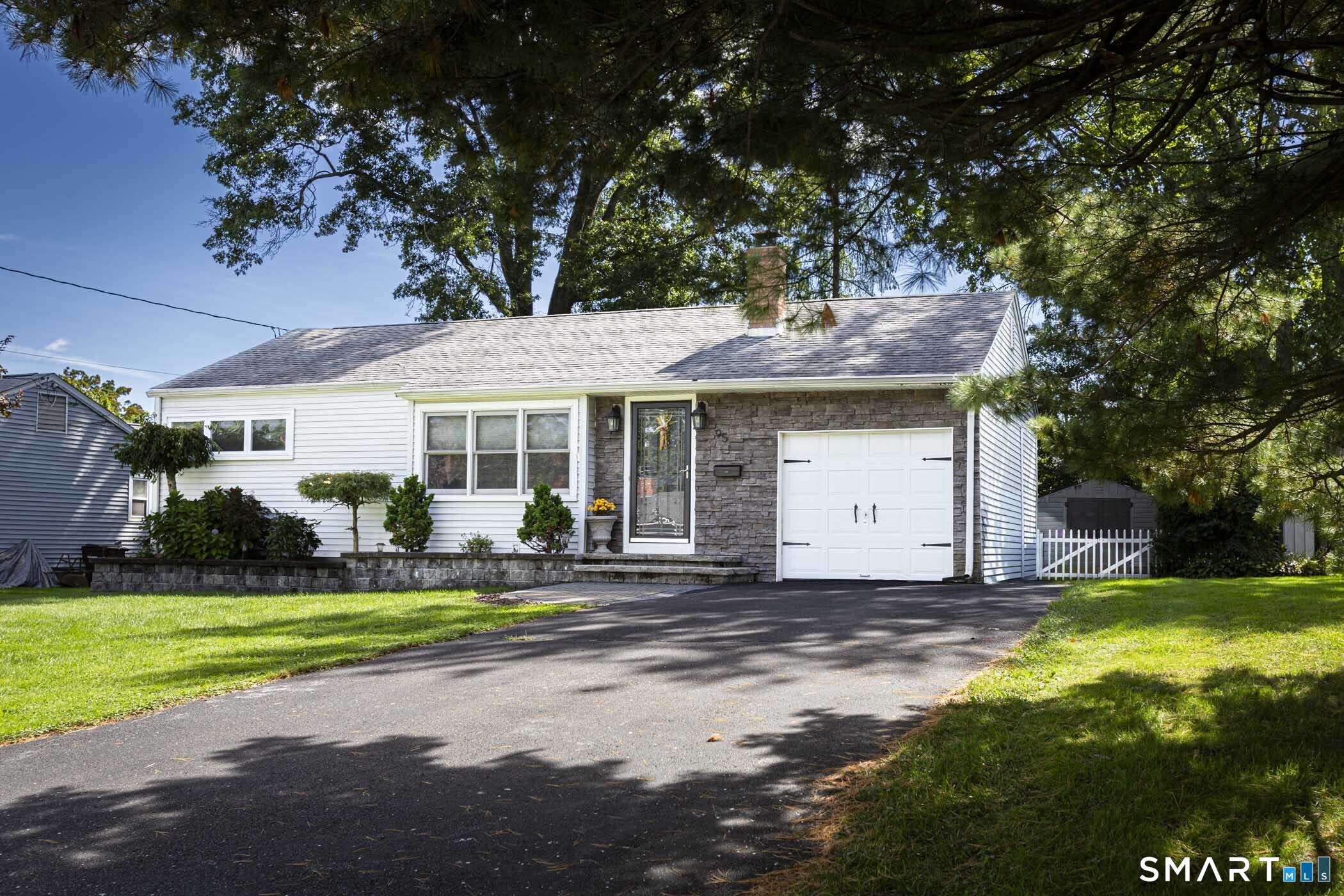 95 Oakdale Street Property Photo 1