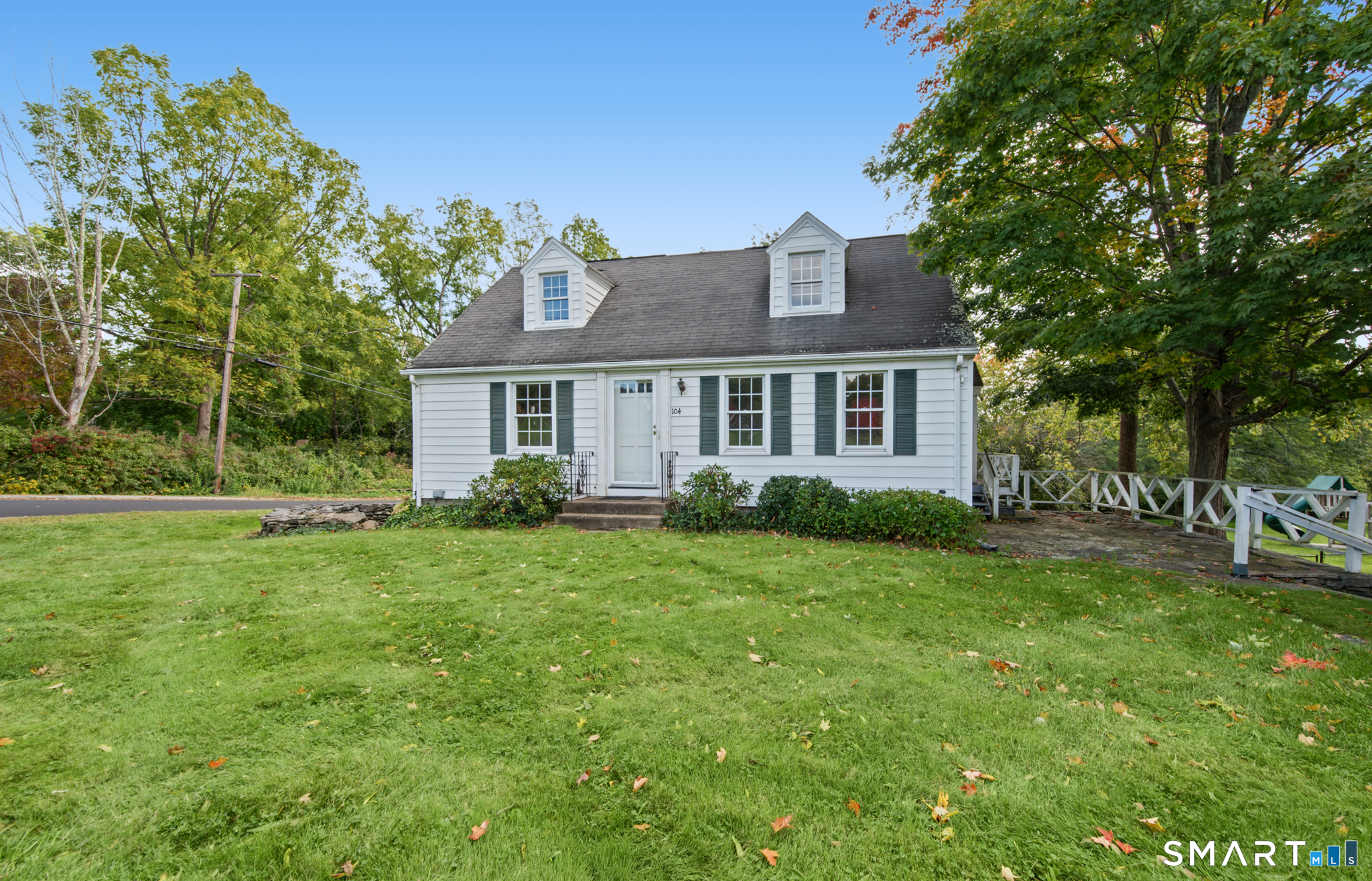 104 Tolland Green Property Photo 2