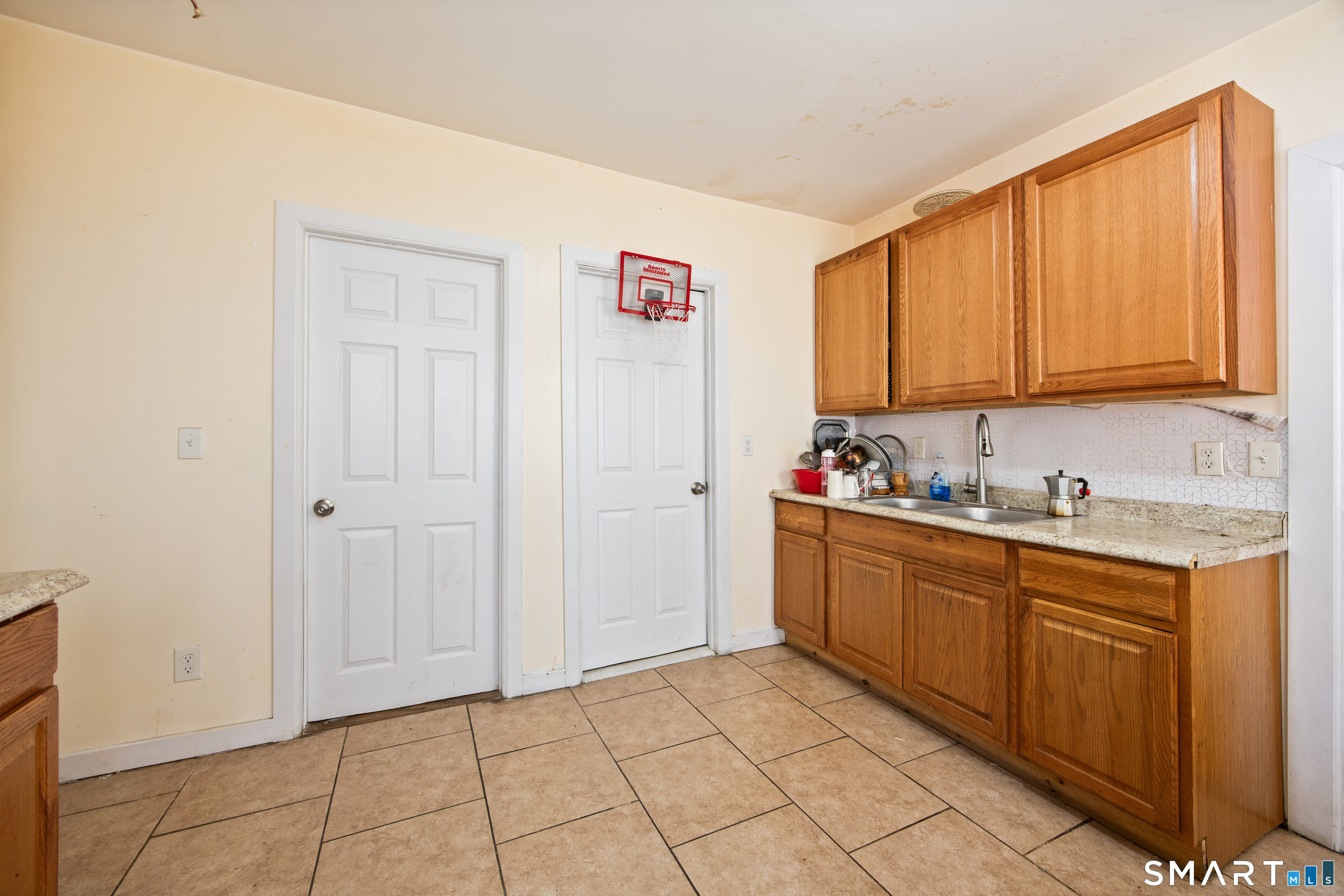 101 Dikeman Street Property Photo 8