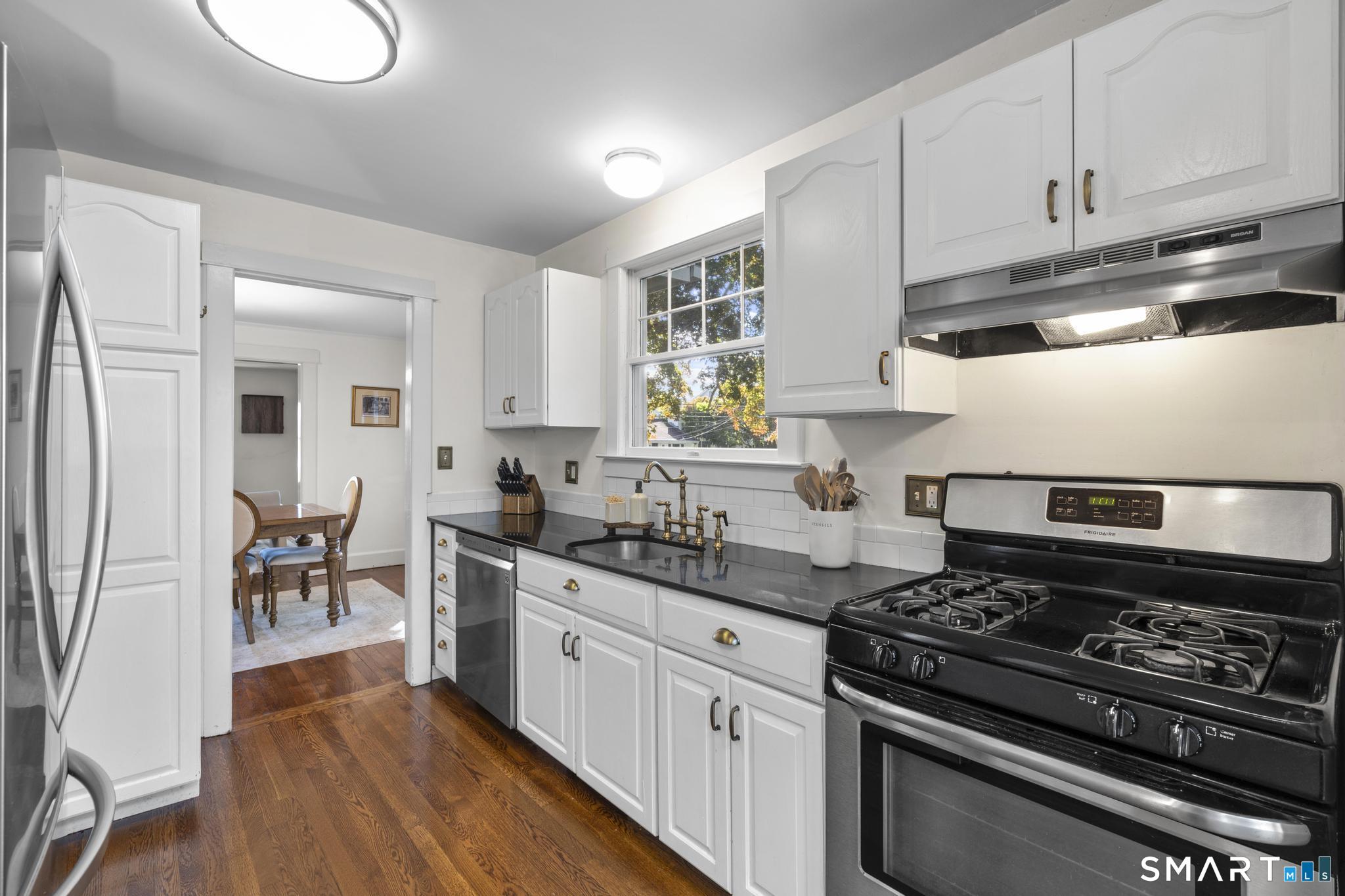 56 Knickerbocker Avenue Property Photo 13