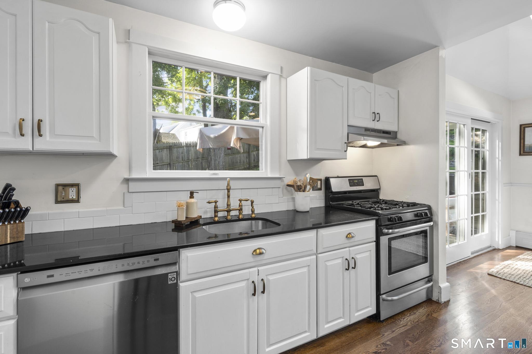 56 Knickerbocker Avenue Property Photo 14