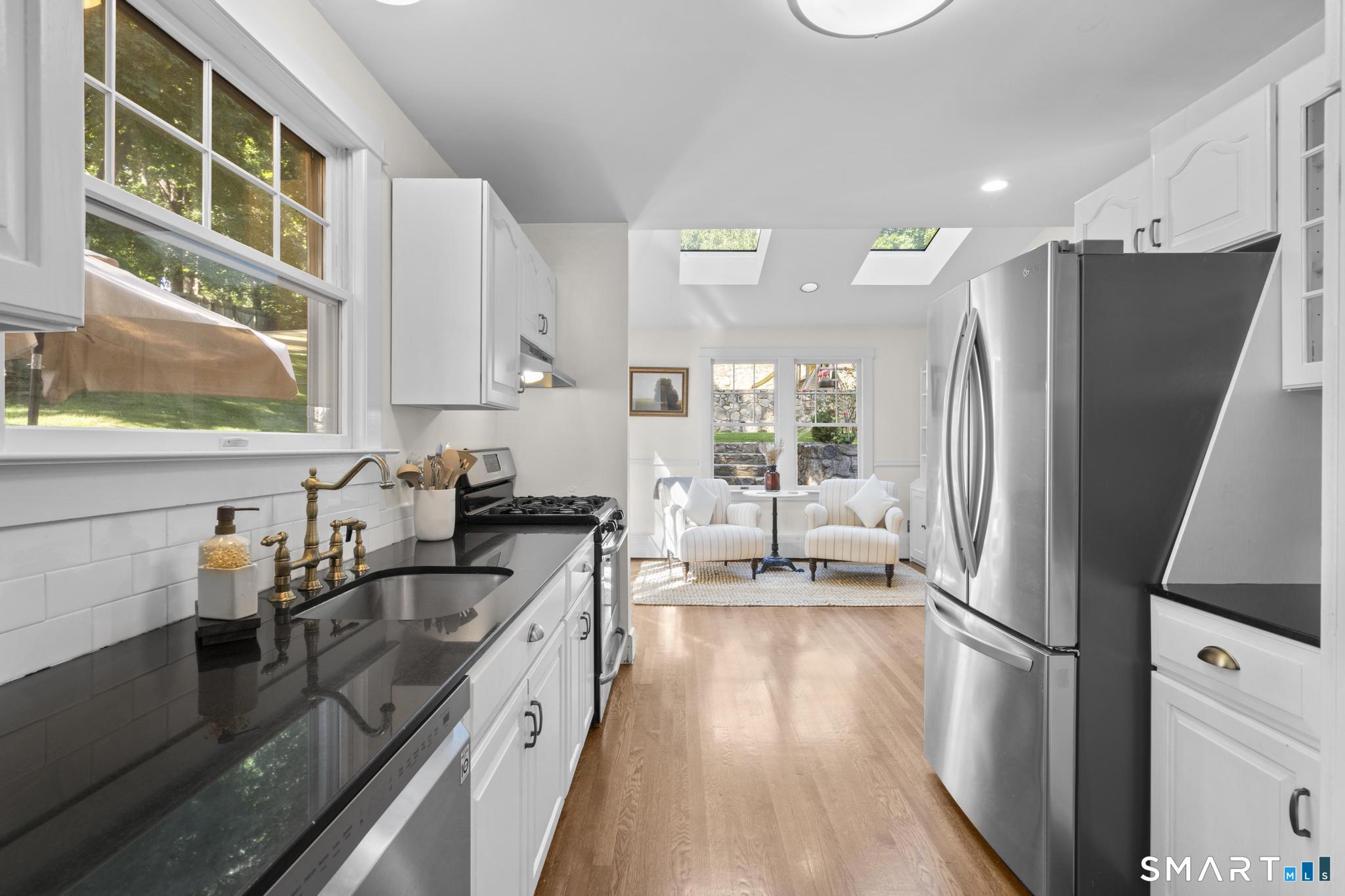 56 Knickerbocker Avenue Property Photo 15