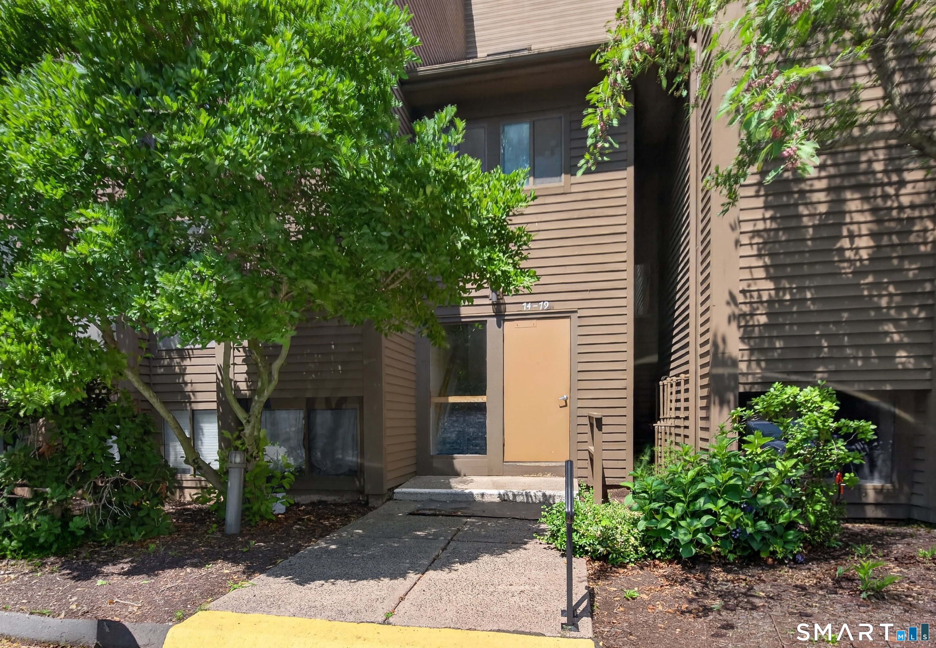 900 Mix 76 Avenue Property Photo 1