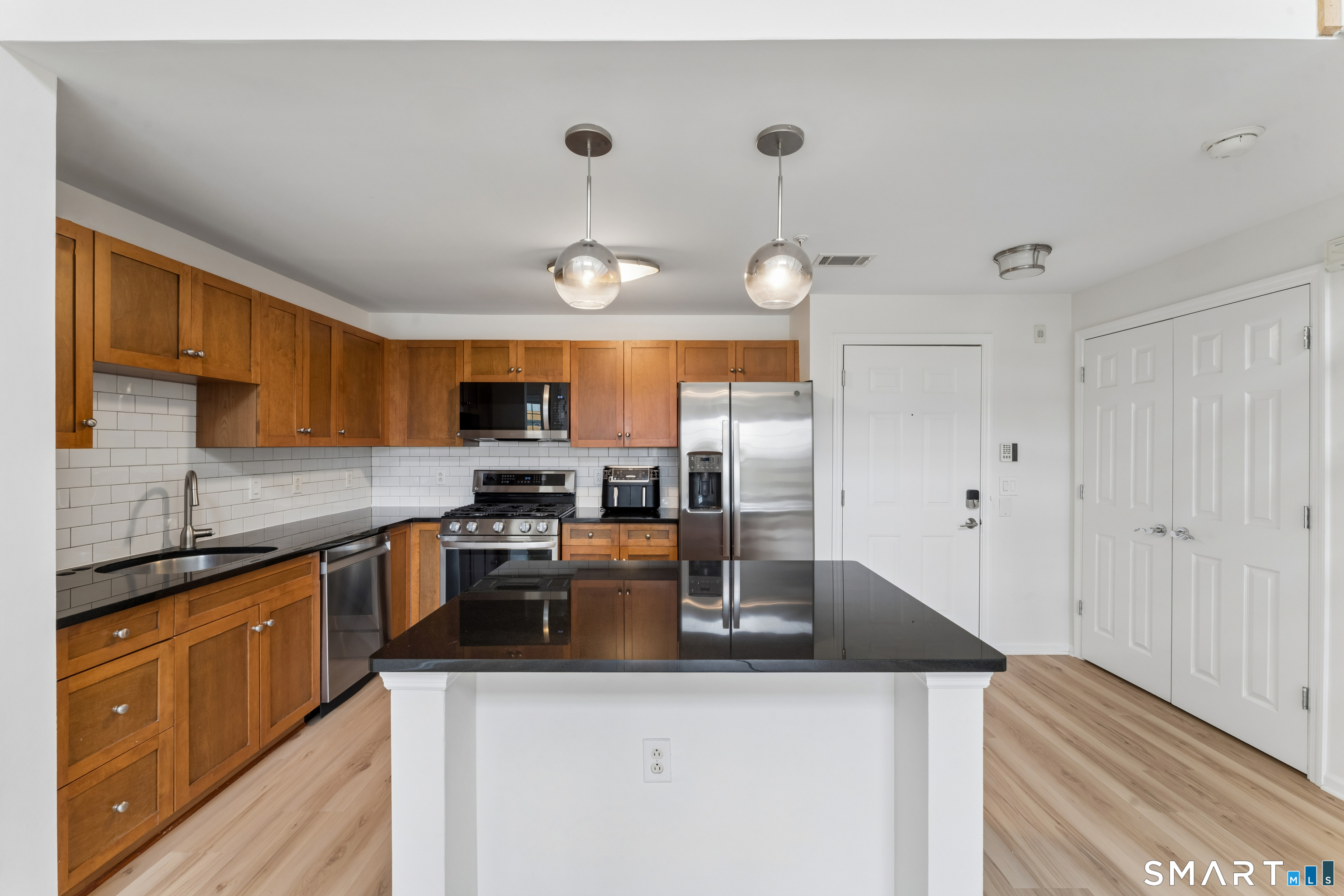 35 Broad West 413 Street Property Photo 3