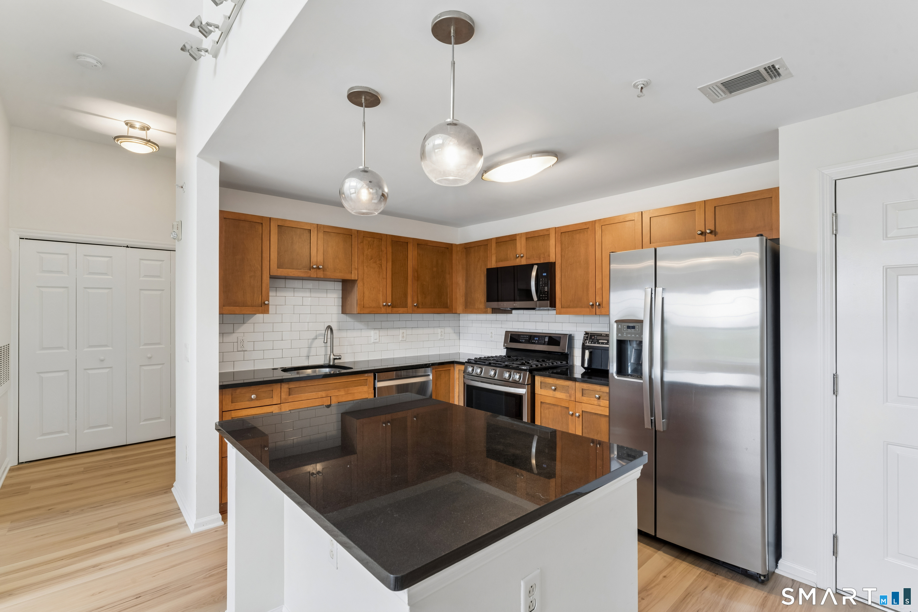 35 Broad West 413 Street Property Photo 4