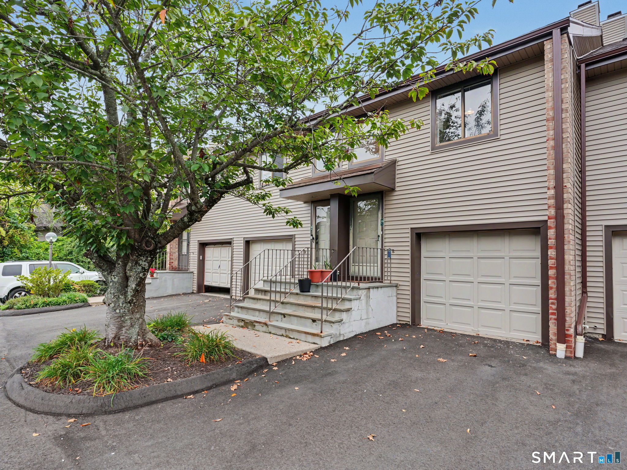 2539 Bedford 34c Street Property Photo 1